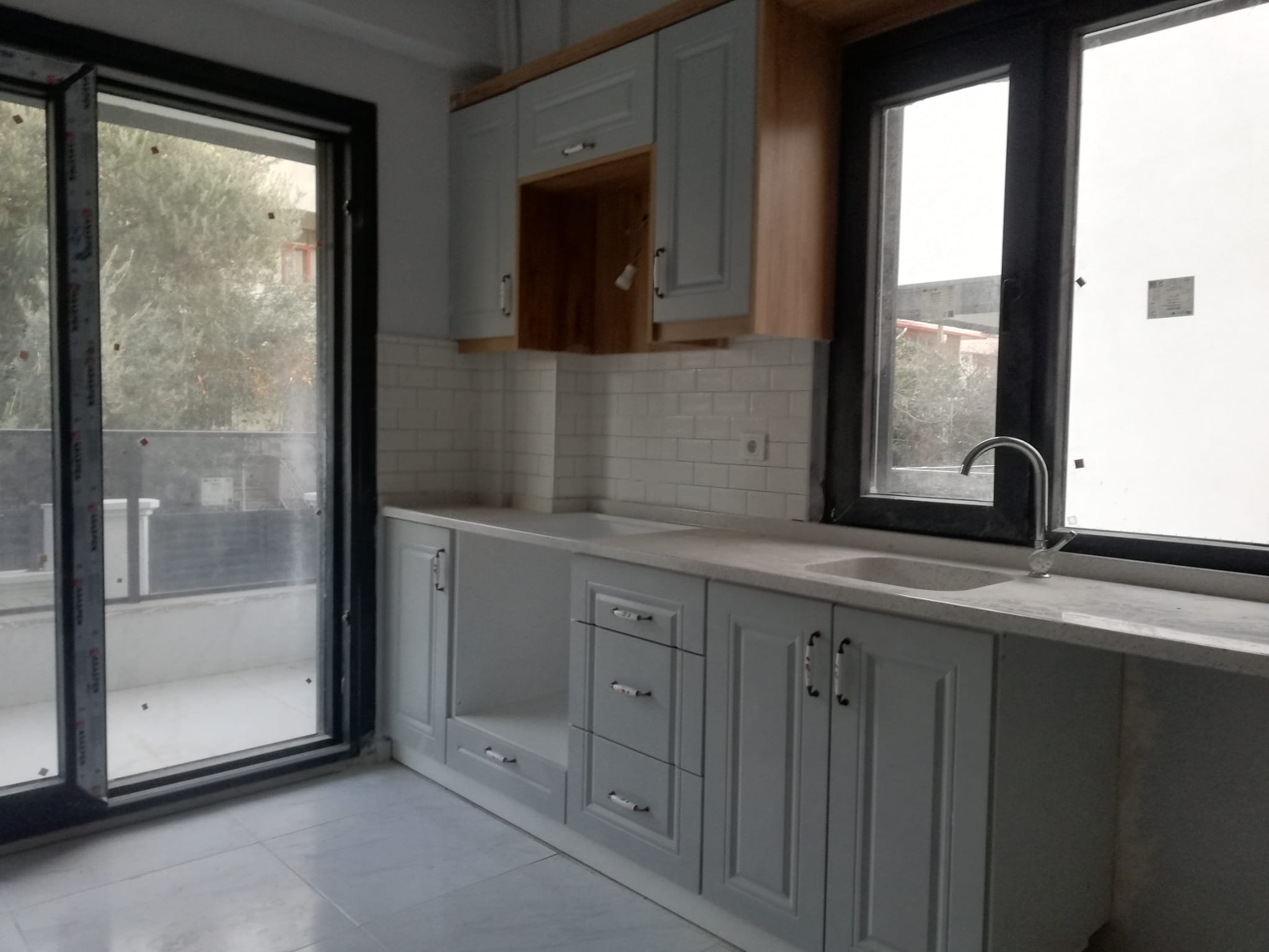 AVCILAR'DA DENİZE 150 M. SIFIR 4+1 VİLLA