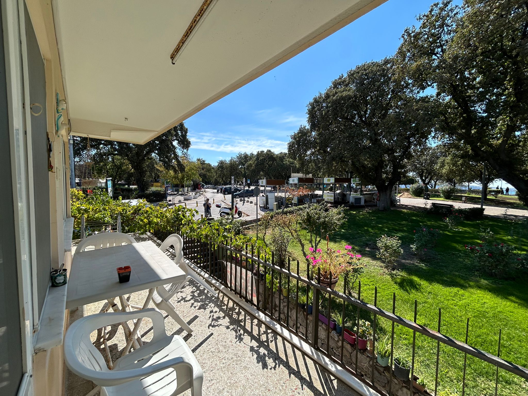 Burhaniye Ören Mahallesi’nde Doğa ve Deniz Manzaralı Satılık Villa Tipi Daire