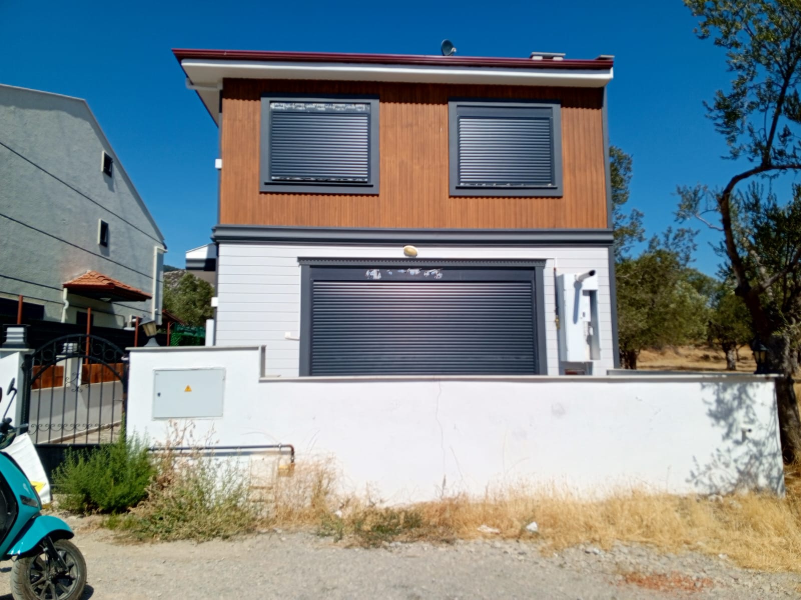 EDREMİTURCU MURAT MAHALLESİ'NDE SATILIK 2+1 MÜSTAKİL EV