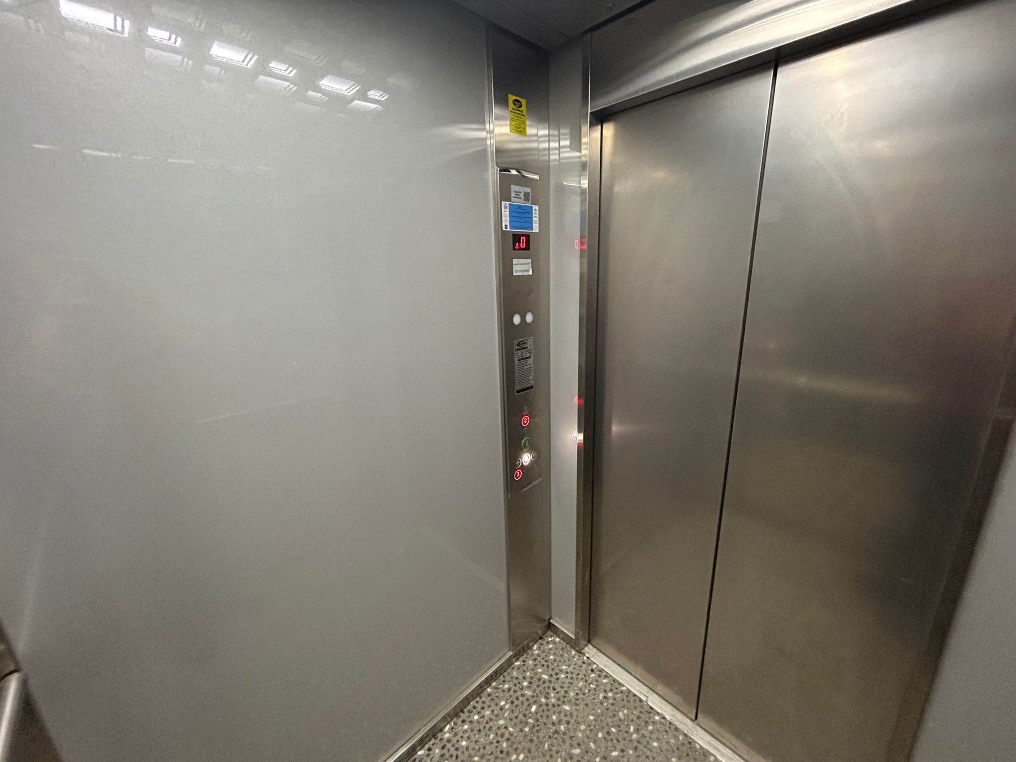 AKÇAY İKİZÇAY MAHALLESİNDE SATILIK ARA KAT 3+1 LÜKS DAİRE (EİDS NO. 1001423)