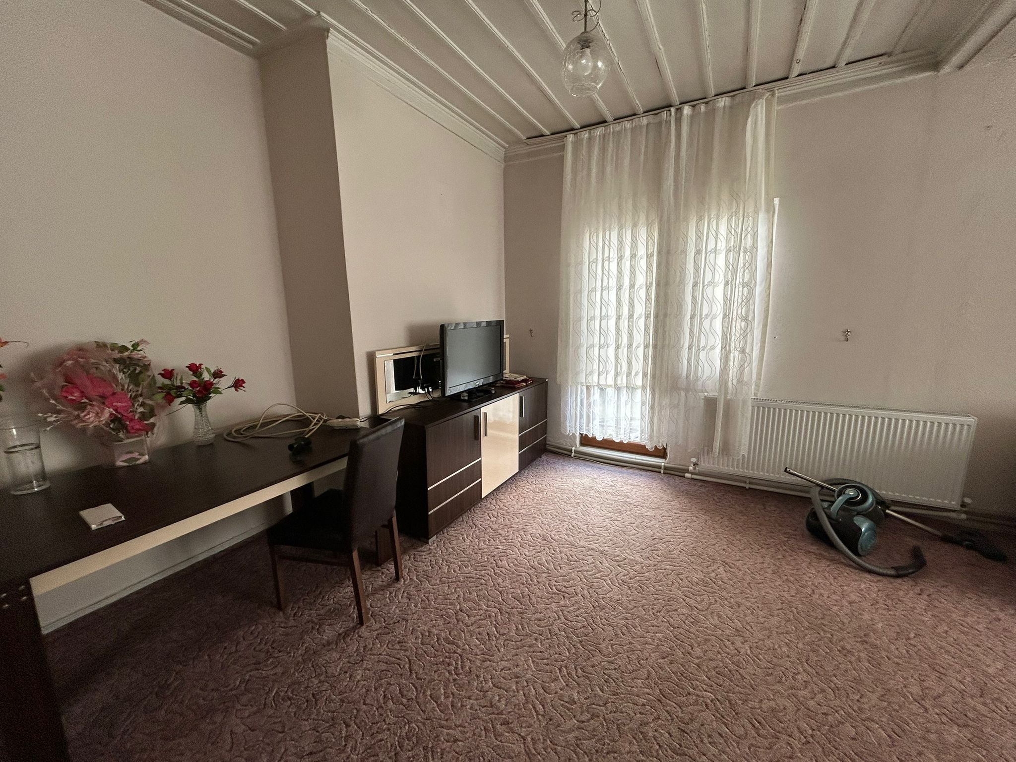 EDREMİT ESKİ BAYRAM YERİ YAKININDA MÜSTAKİL – EŞYALI – 3+1 – KİRALIK EV