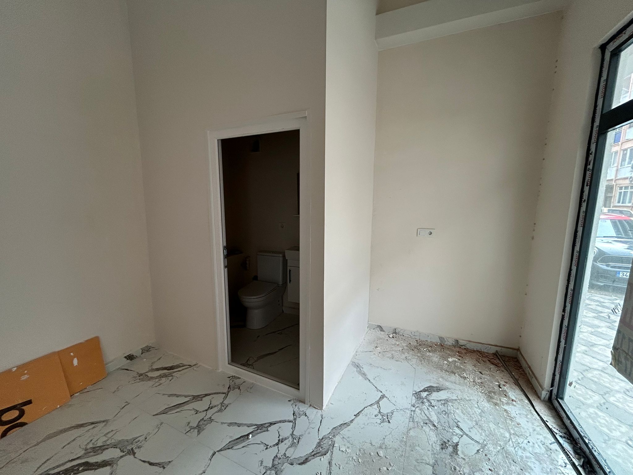 İnönü Caddesinde Kiralık 25 M2 Dükkan