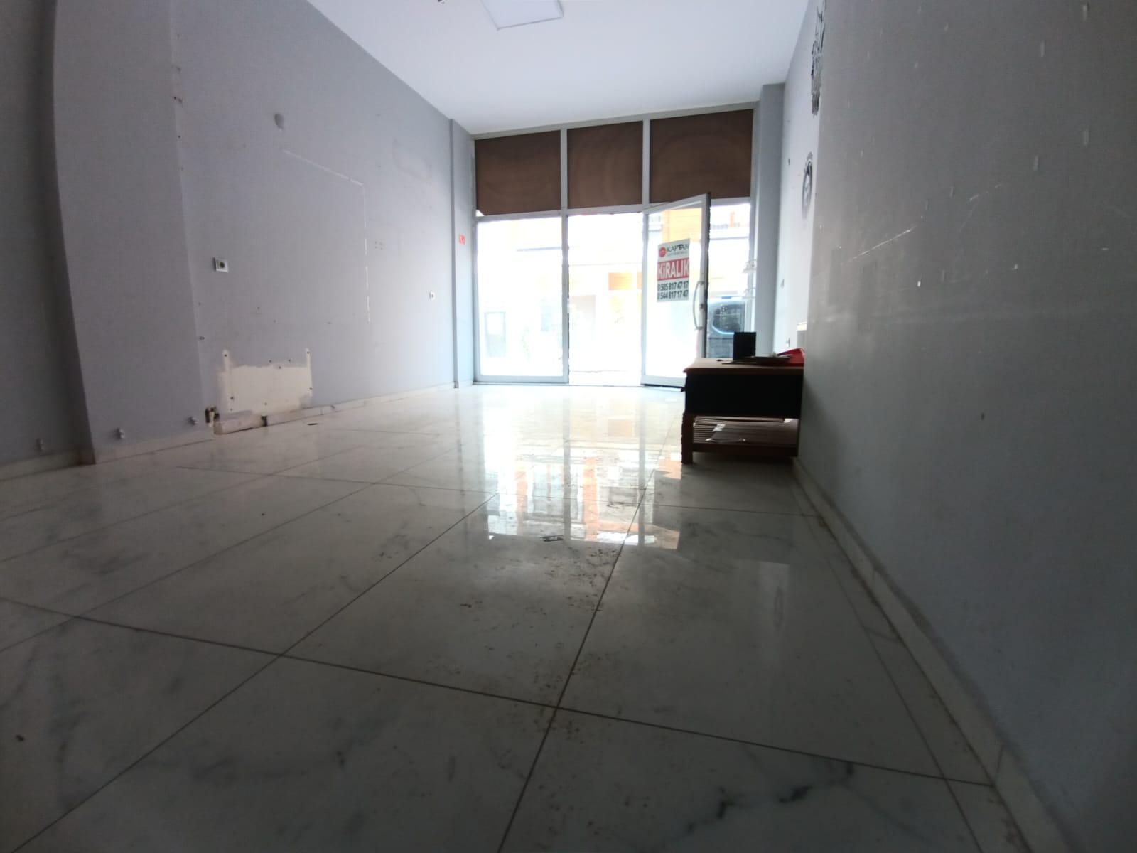 İnönü Caddesinde Kiralık 90 M2 Dükkan