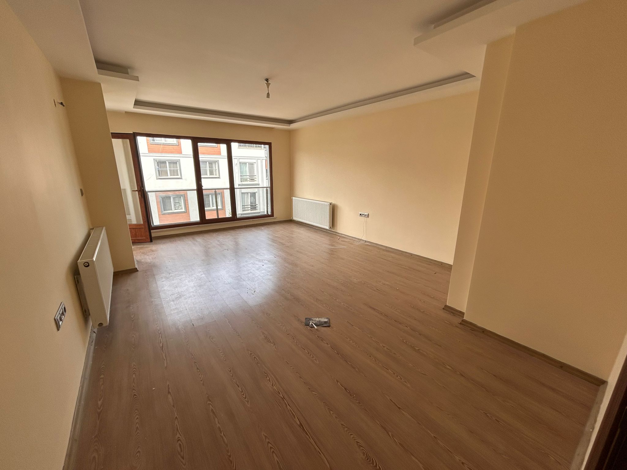AKÇAY İKİZÇAY MAHALLESİNDE SATILIK 3+1 LÜKS DAİRE ( EİDS NO : 1001423 )