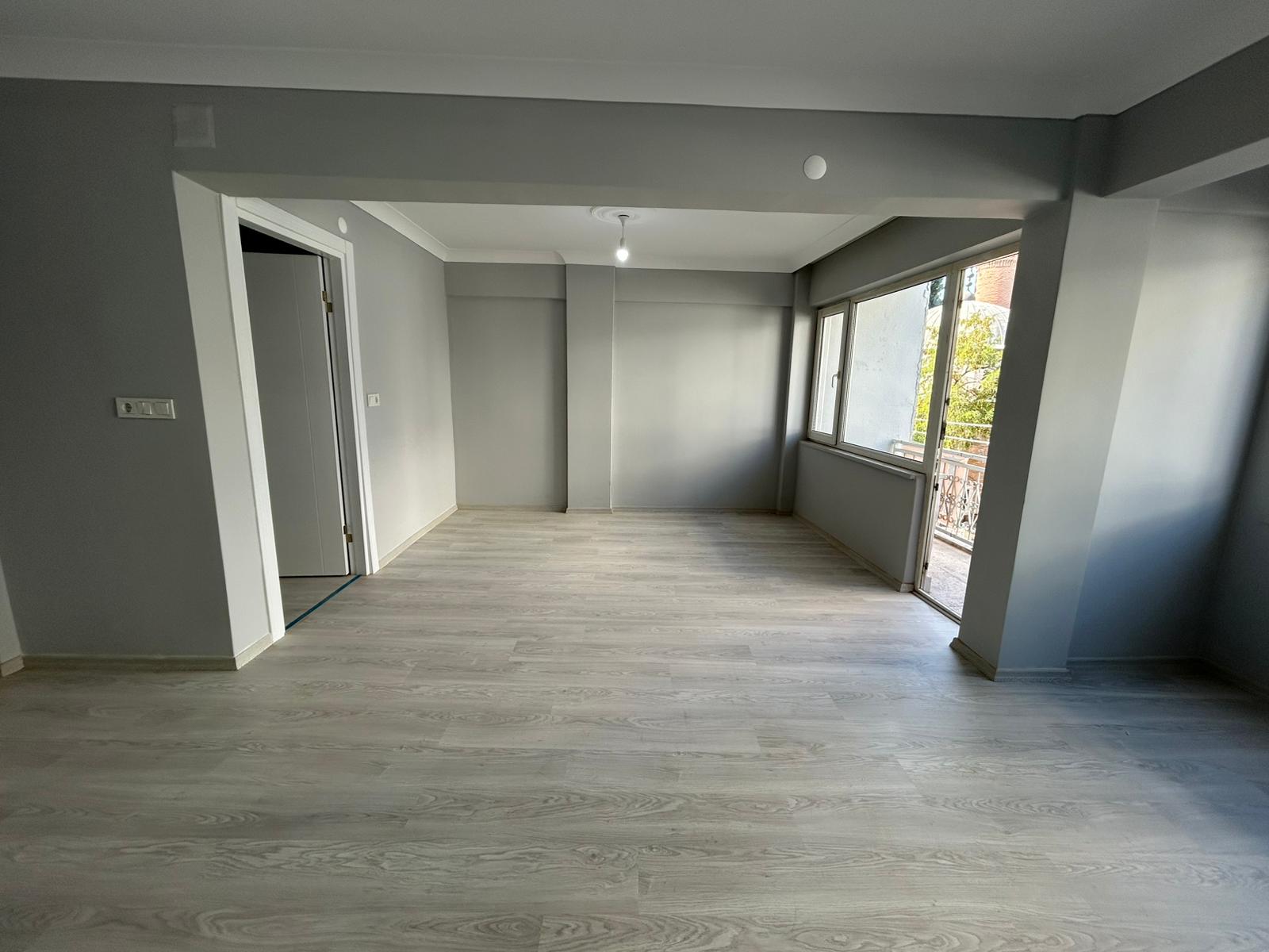 Sıfırdan Yenilenmiş Satılık 1+1 Daire