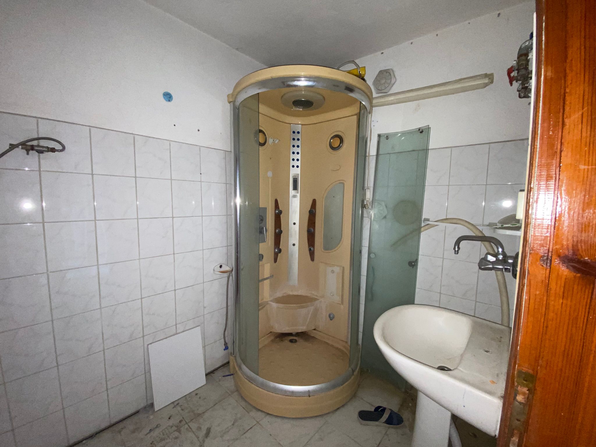 BALIKESİR EDREMİT HEKİMZADE MAHALLESİNDE SATILIK 2+1 DAİRE