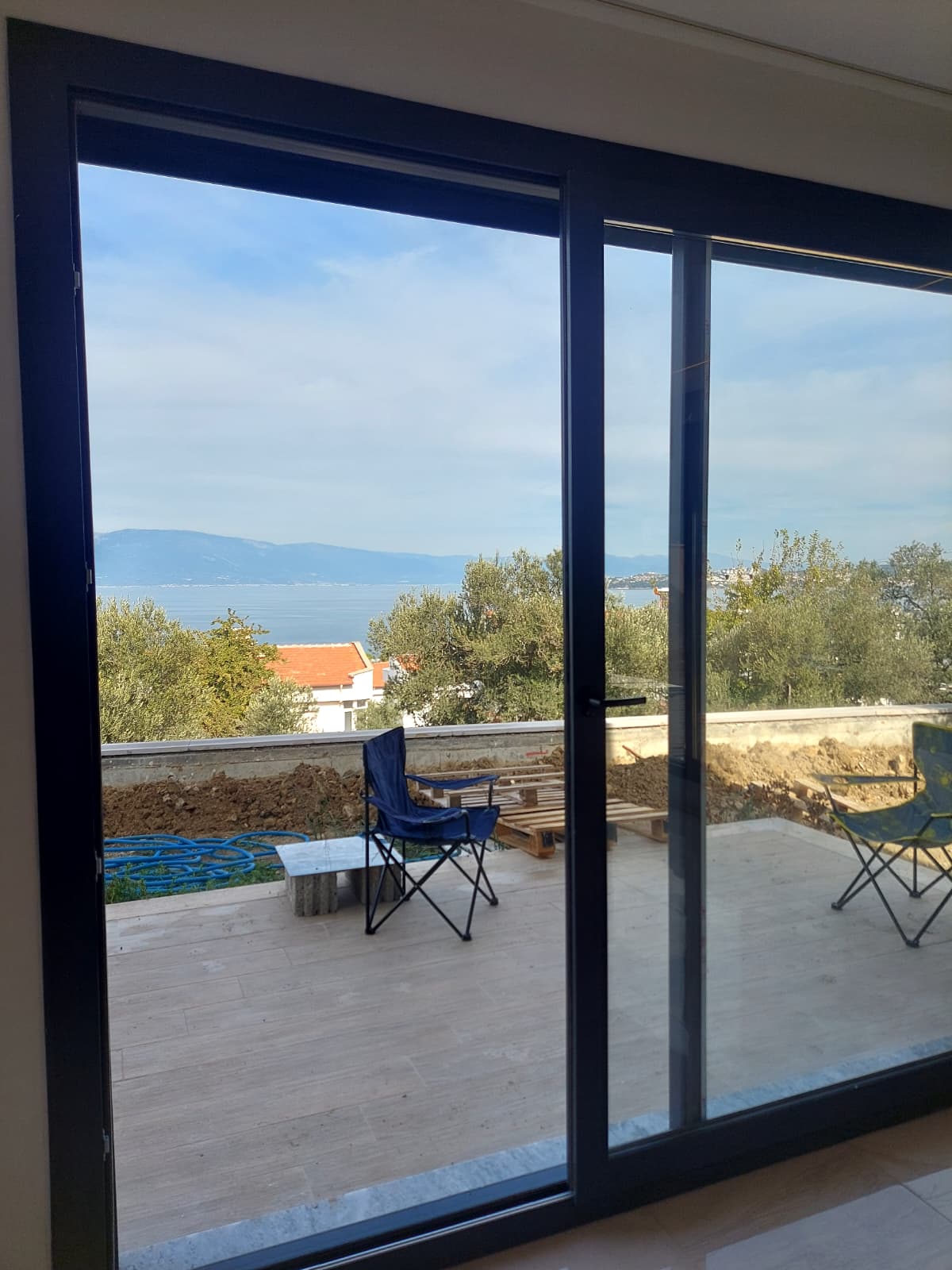 DENİZİ UYANDIĞINIZ AN GÖRÜN! KARAAĞAÇ SAHİLDE ÖZEL HAVUZLU 4+1 VİLLA