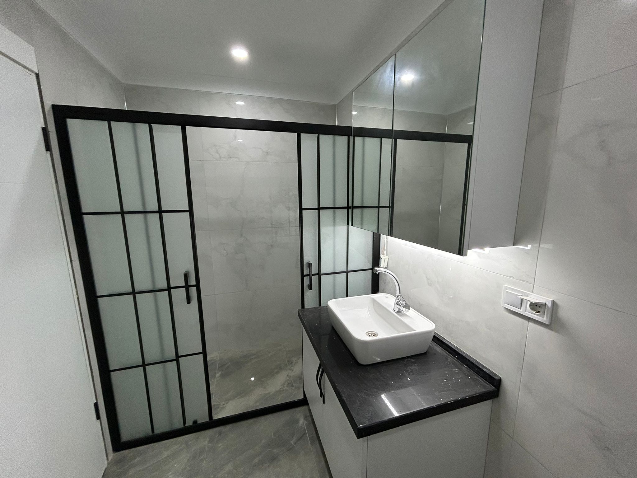 ATATÜRK MAHALLESİ’NİN EN GÜZEL NOKTASINDA! SATILIK 2+1 DAİRE (9numara)