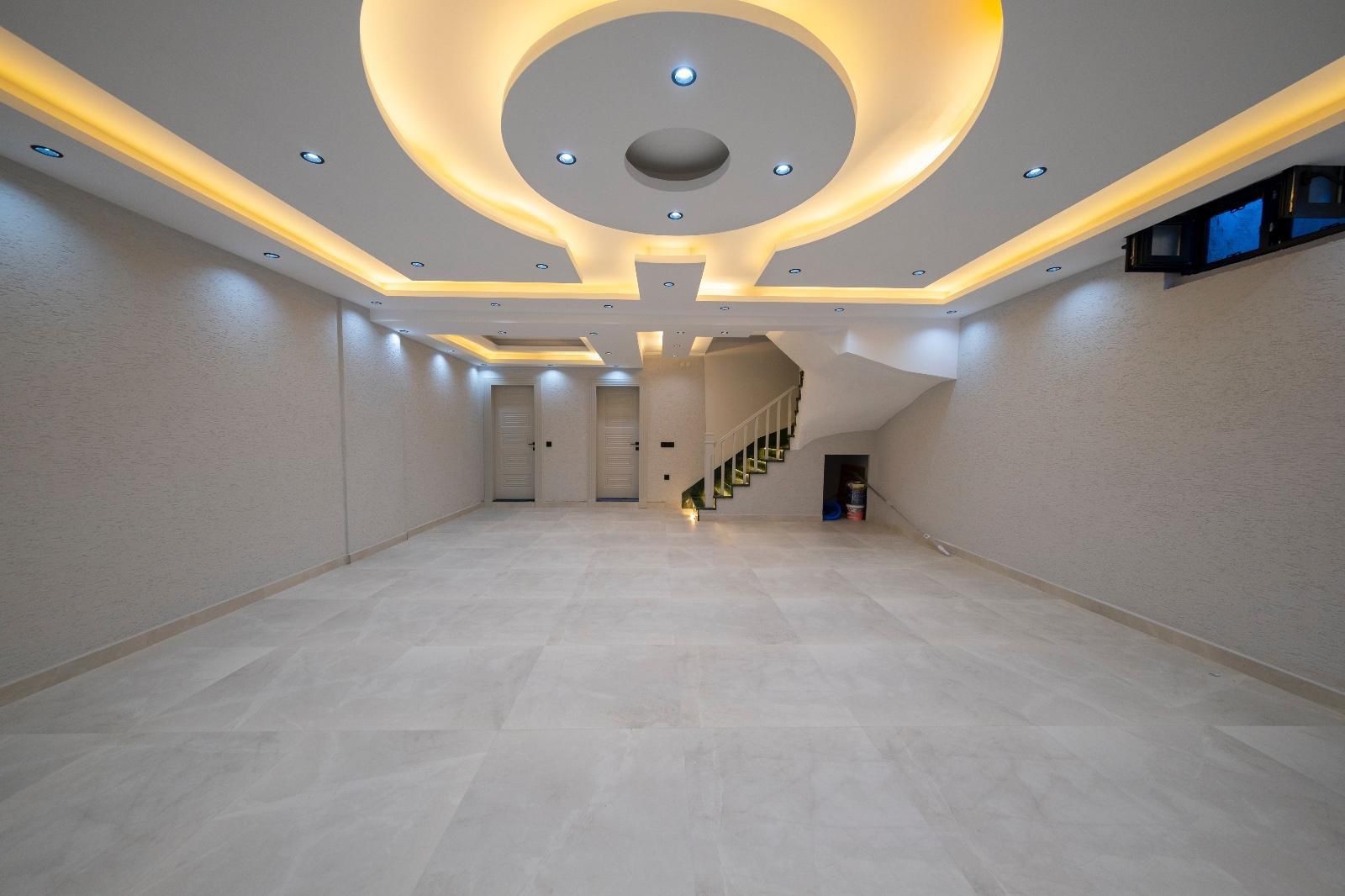 ALTINOLUK’TA 400 m² ARSA İÇERİSİNDE DENİZ VE DOĞA MANZARALI MÜSTAKİL LÜKS VİLLA