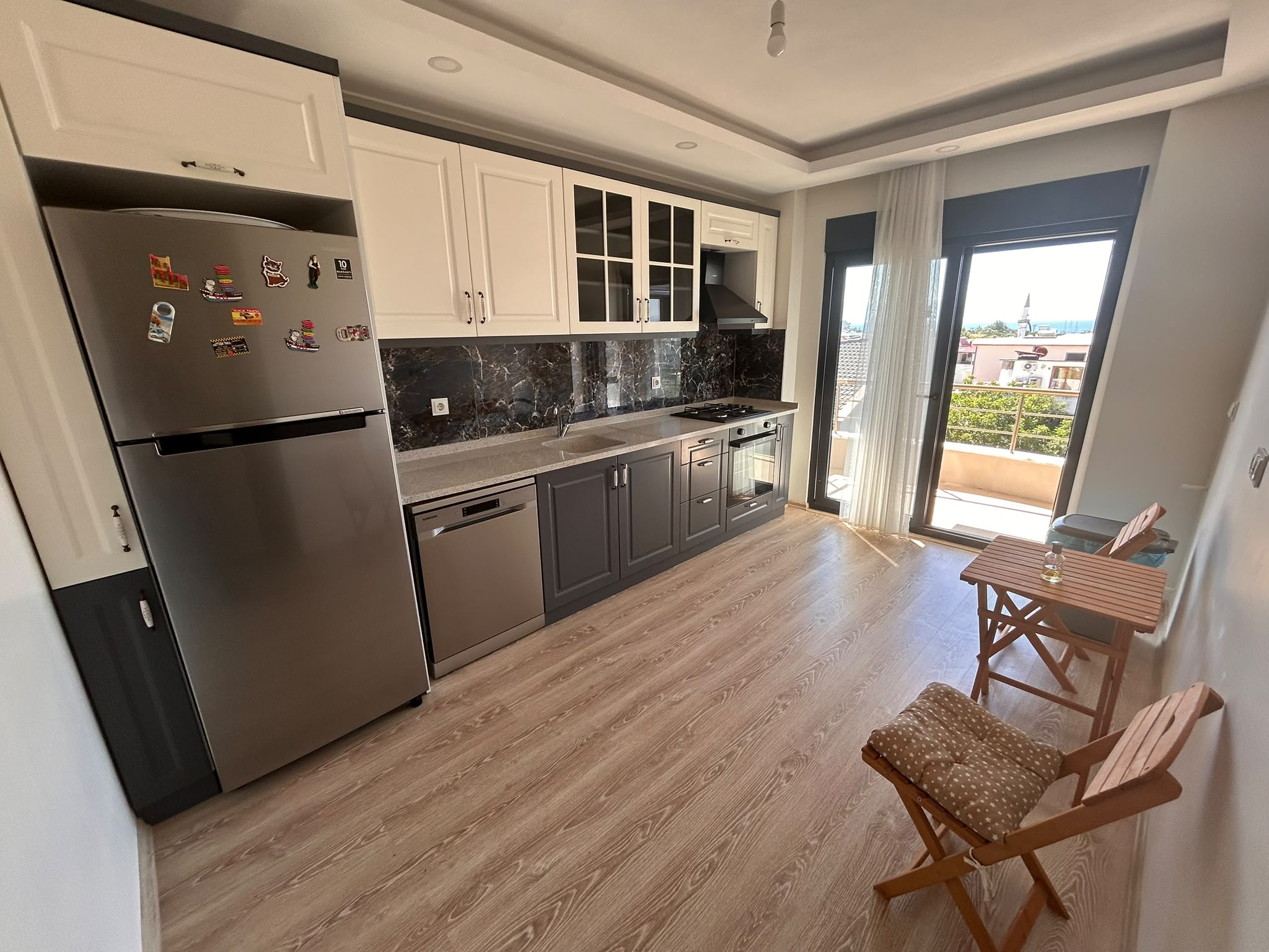 BALIKESİR EDREMİT GÜRE'DE SEZONLUK KİRALIK EŞYALI 3+1 DUBLEKS DAİRE