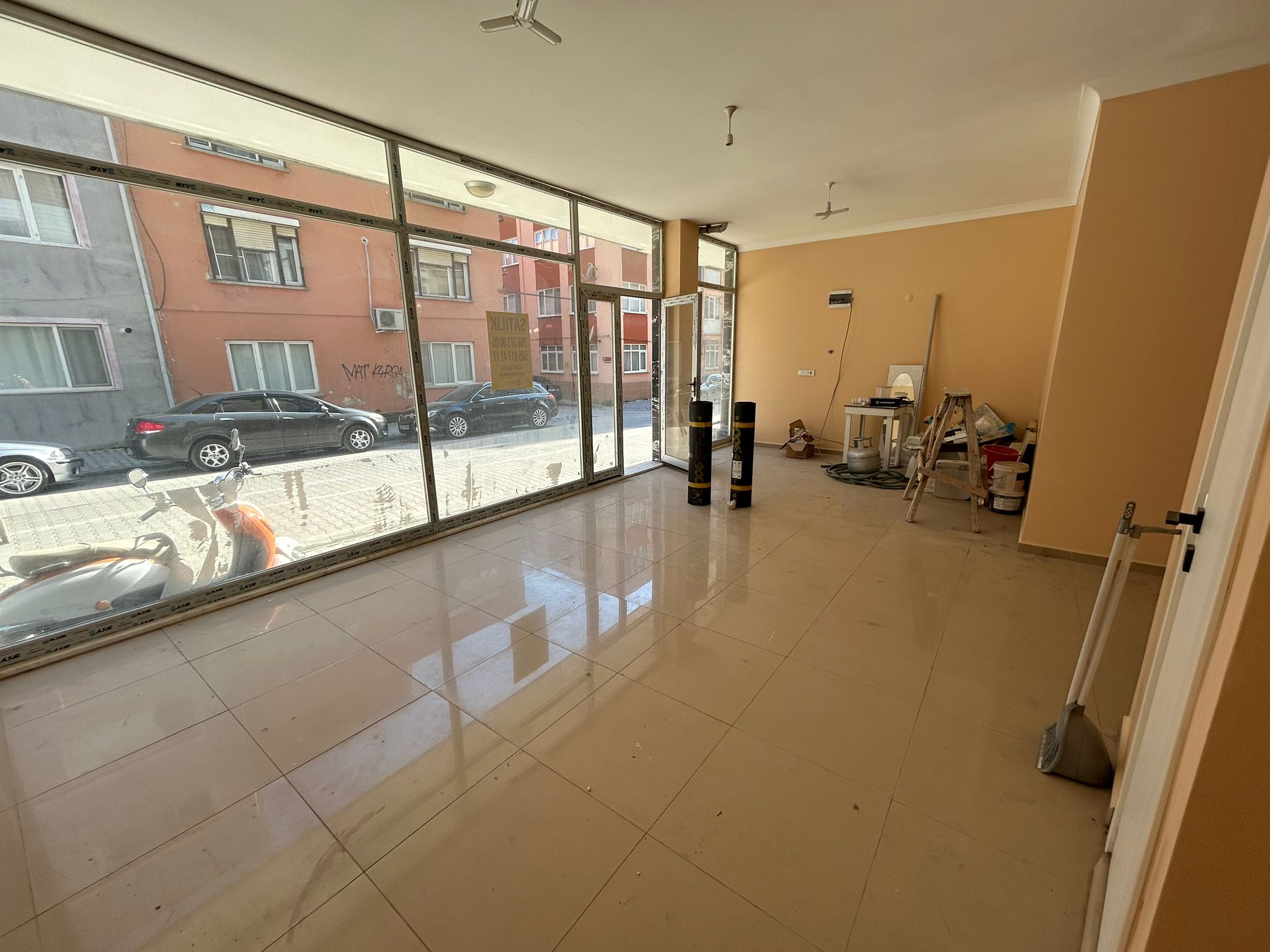 İnönü Caddesi’nde 120 m² Sıfır Depolu Kiralık Dükkân