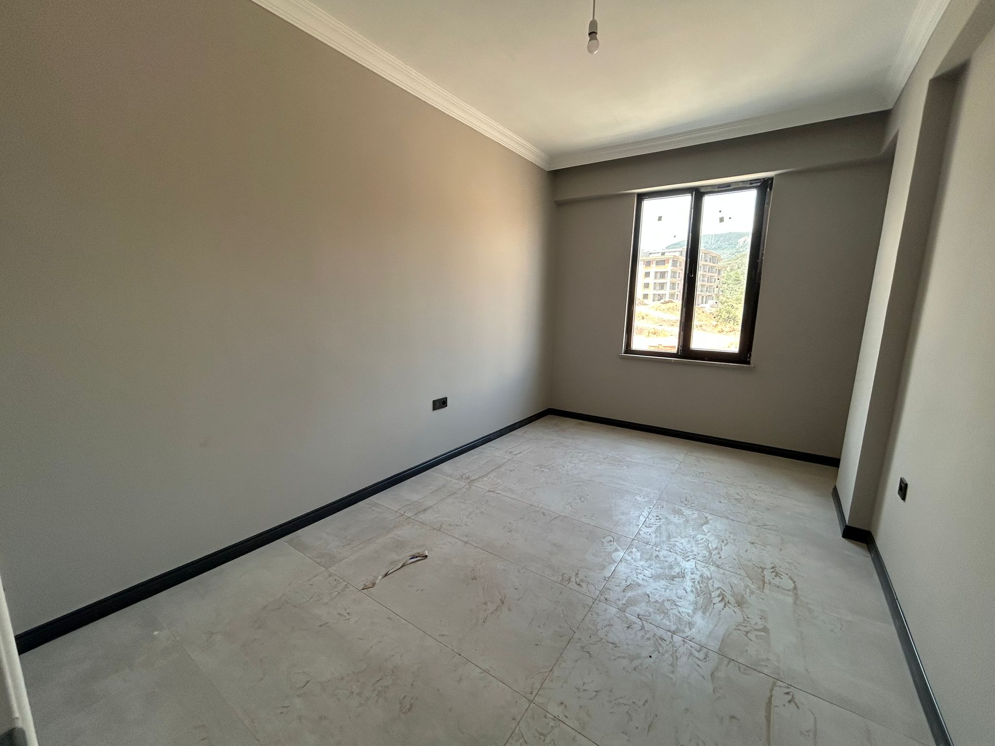 ATATÜRK'DE KİRALIK 2+1 SIFIR EBEVEYN BANYOLU DAİRE