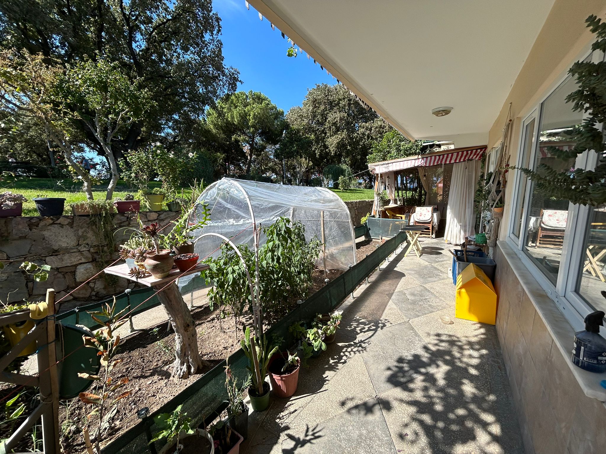 Burhaniye Ören Mahallesi’nde Doğa ve Deniz Manzaralı Satılık Villa Tipi Daire