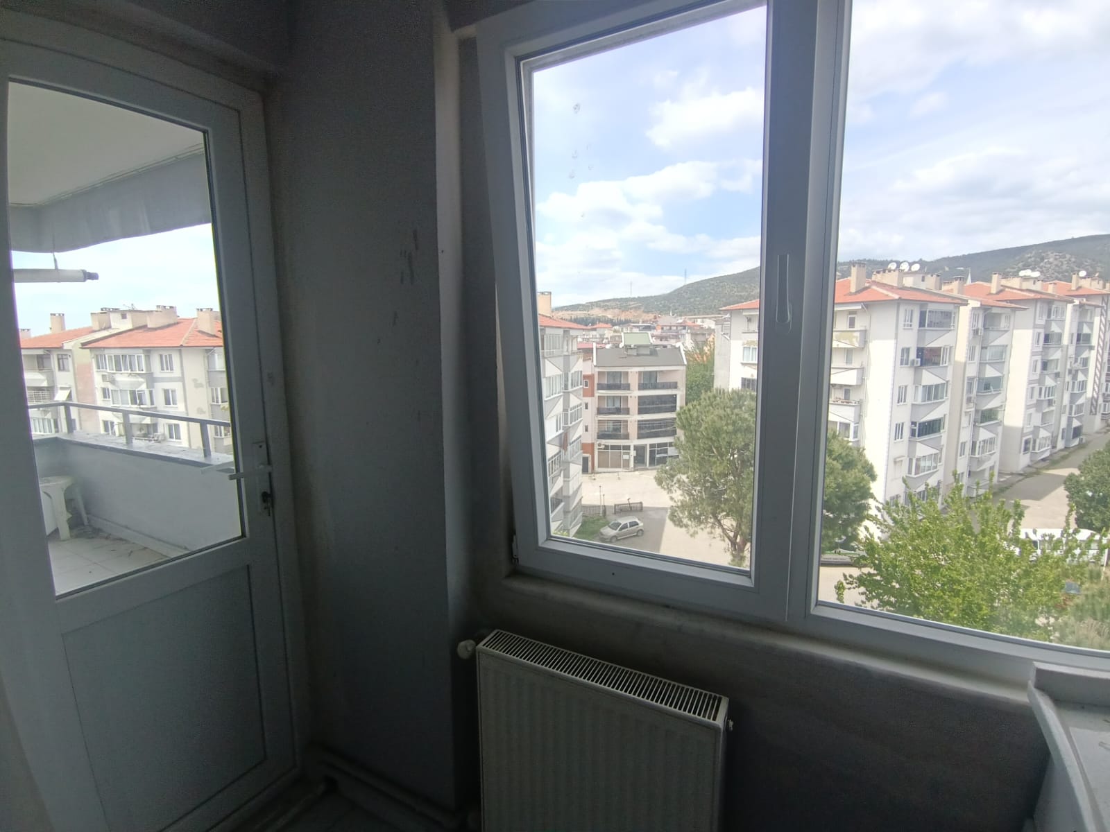 TUZCUMURAT MAHALLESİNDE KİRALIK 2+1 DAİRE – KAZ DAĞLARI MANZARALI