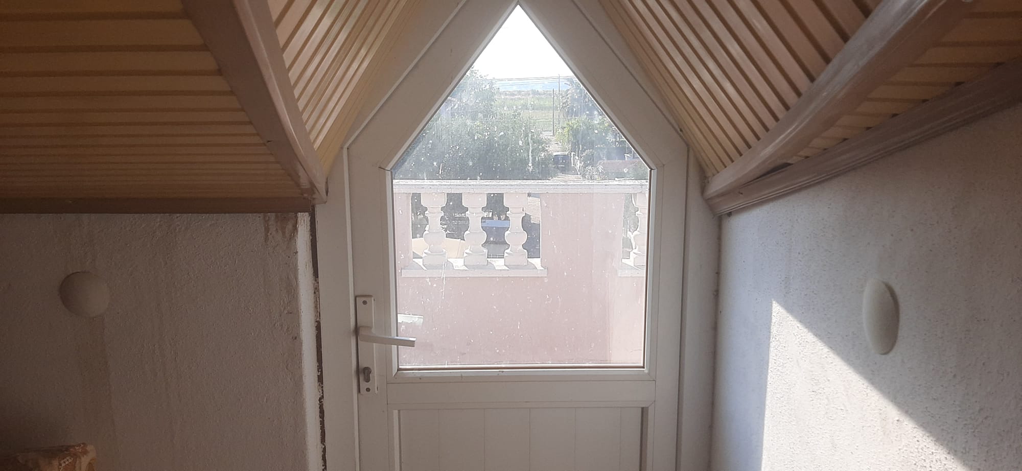 KİRALIK EŞYALI 4+1 TRİPLEKS VİLLA