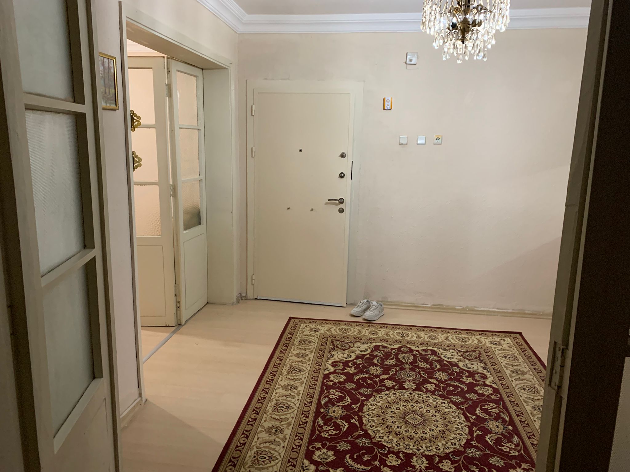 BALIKESİR EDREMİT GAZİİLYAS MAHALLESİNDE KİRALIK 2+1 EŞYALI BAHÇELİ DAİRE