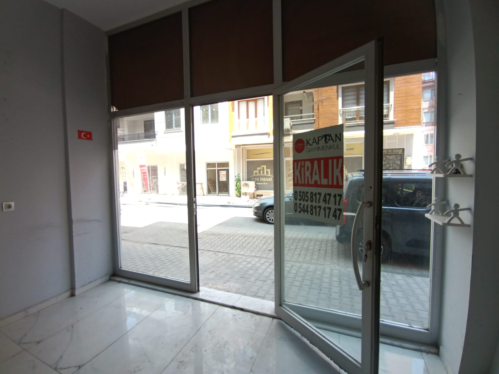 İnönü Caddesinde Kiralık 90 M2 Dükkan