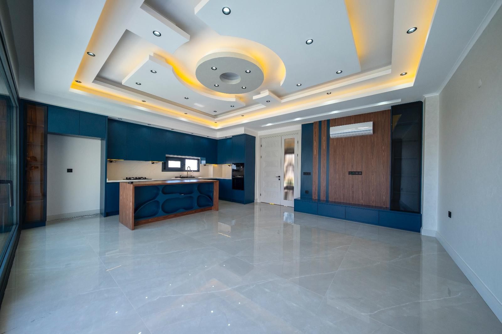 ALTINOLUK’TA 400 m² ARSA İÇERİSİNDE DENİZ VE DOĞA MANZARALI MÜSTAKİL LÜKS VİLLA