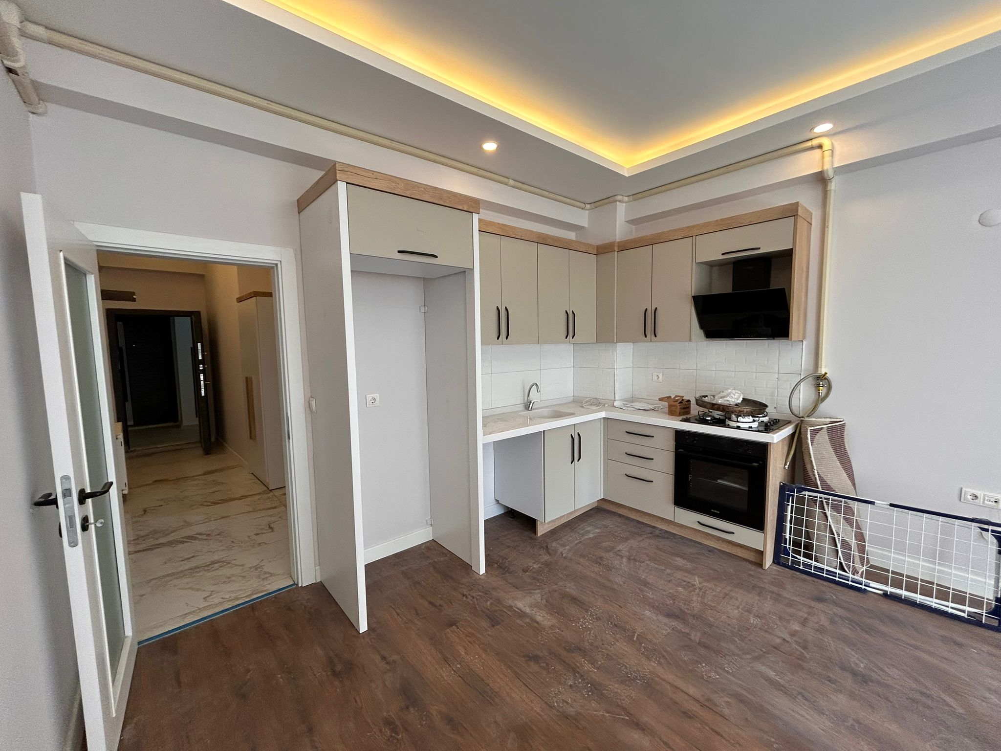 BALIKESİR EDREMİT CUMHURİYET MAHALLESİNDE KİRALIK 2+1 SIFIR DAİRE