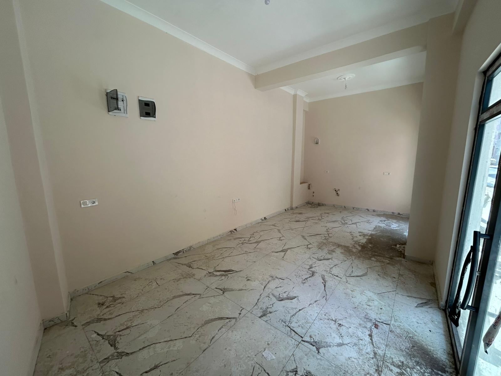 İnönü Caddesinde Kiralık 25 M2 Dükkan