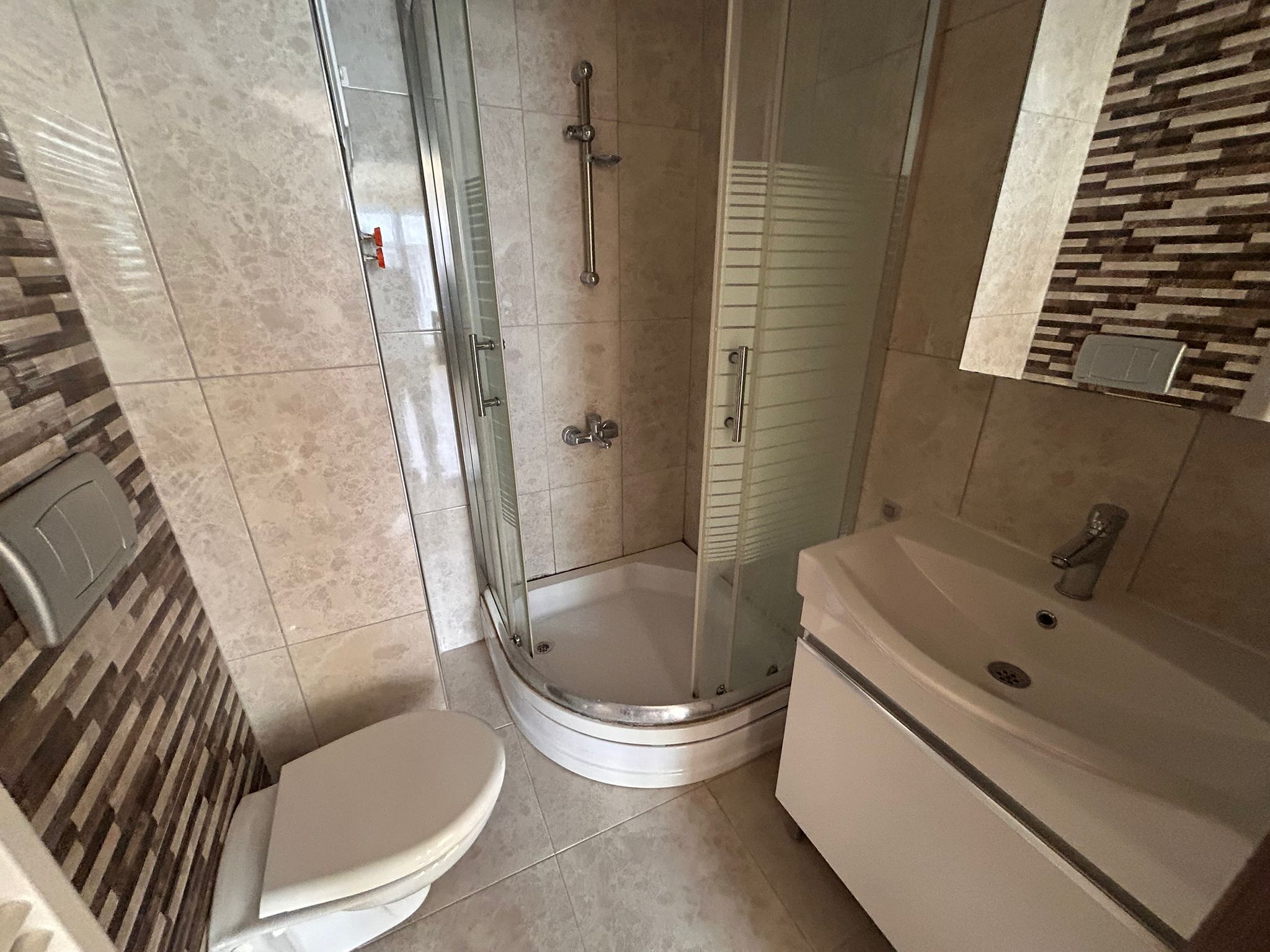 AKÇAY İKİZÇAY MAHALLESİNDE SATILIK 3+1 LÜKS DAİRE ( EİDS NO : 1001423 )