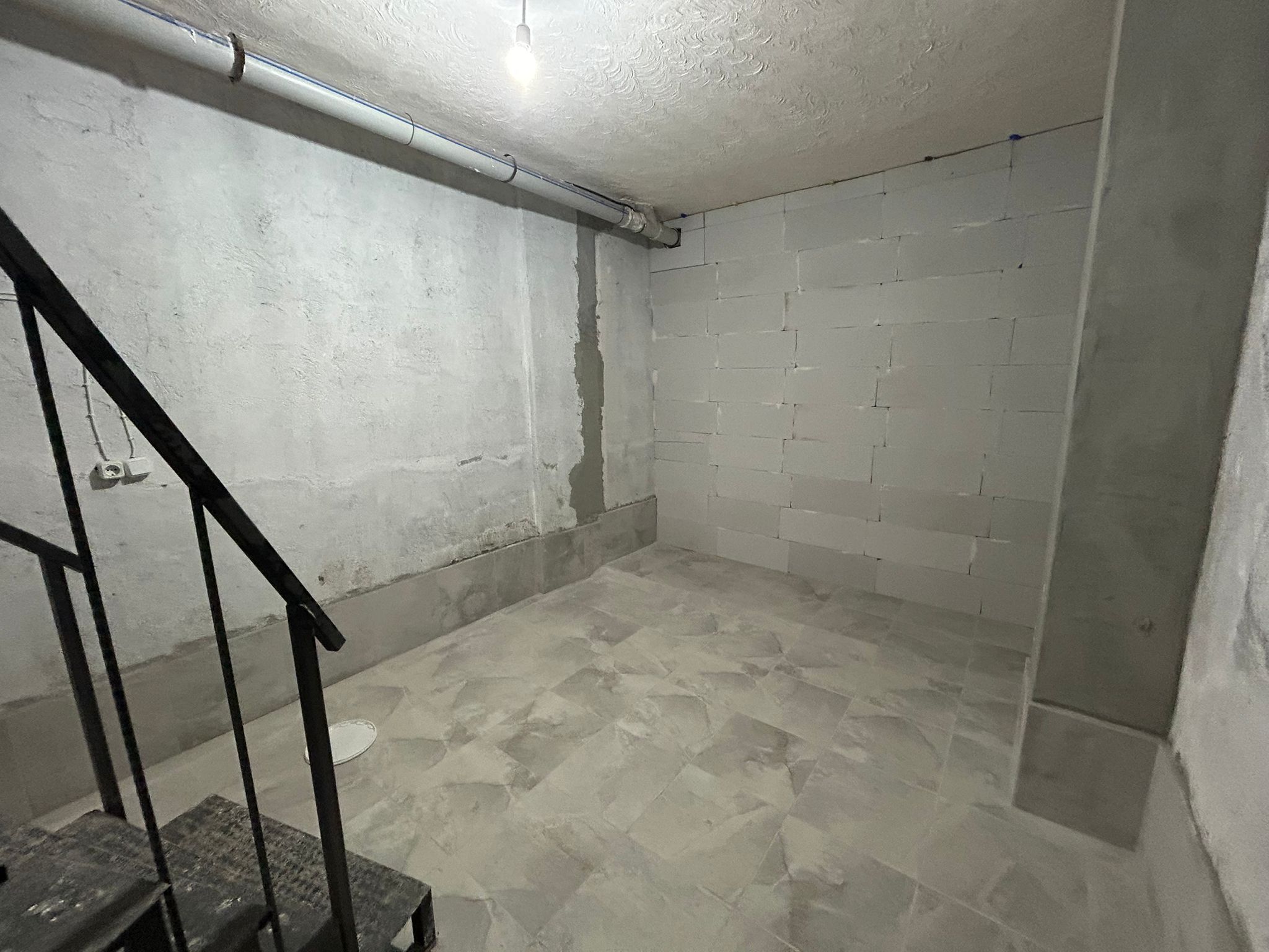 Cadde Üzerinde Satılık Dükkan