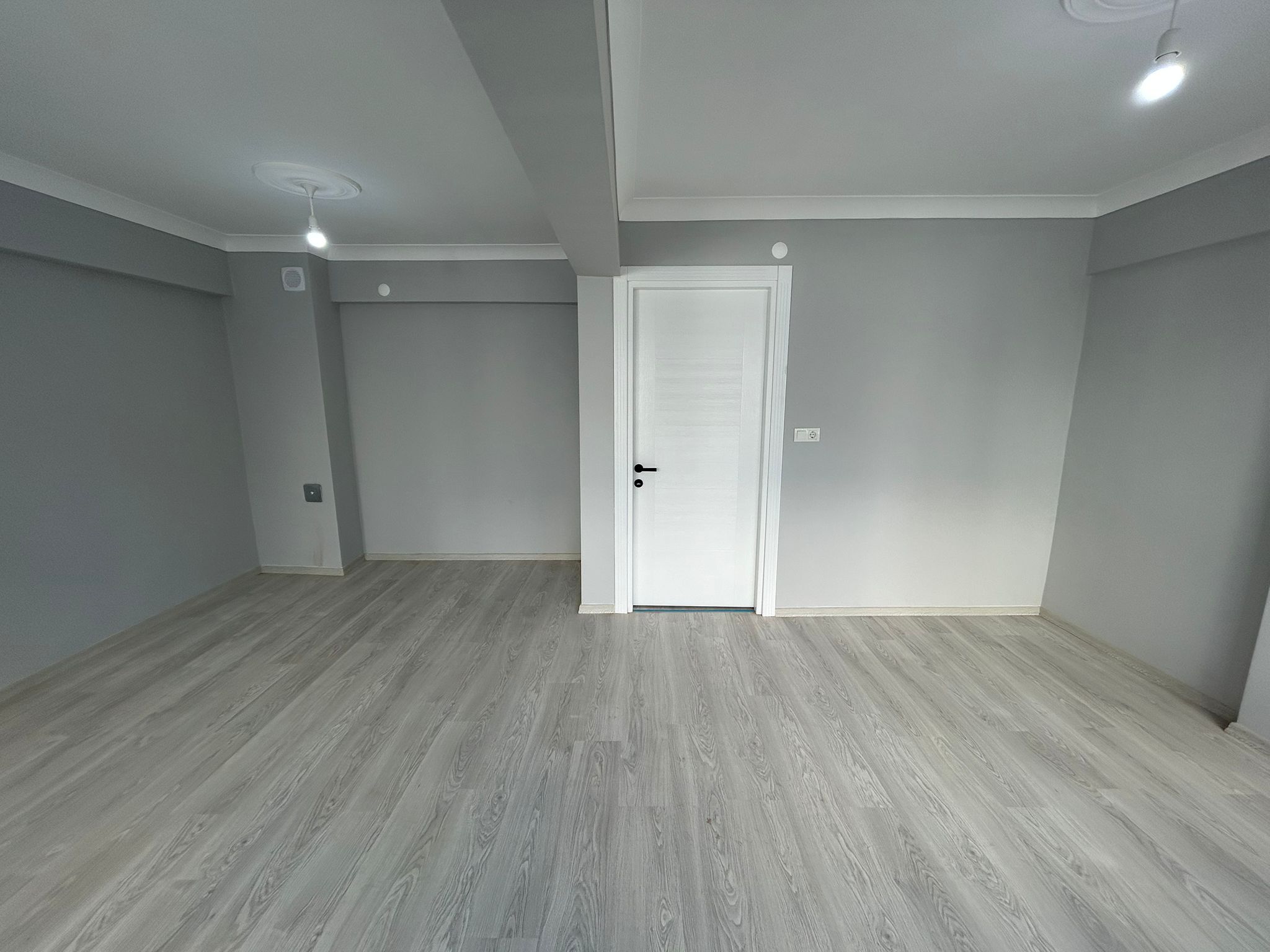 Sıfırdan Yenilenmiş Satılık 1+1 Daire