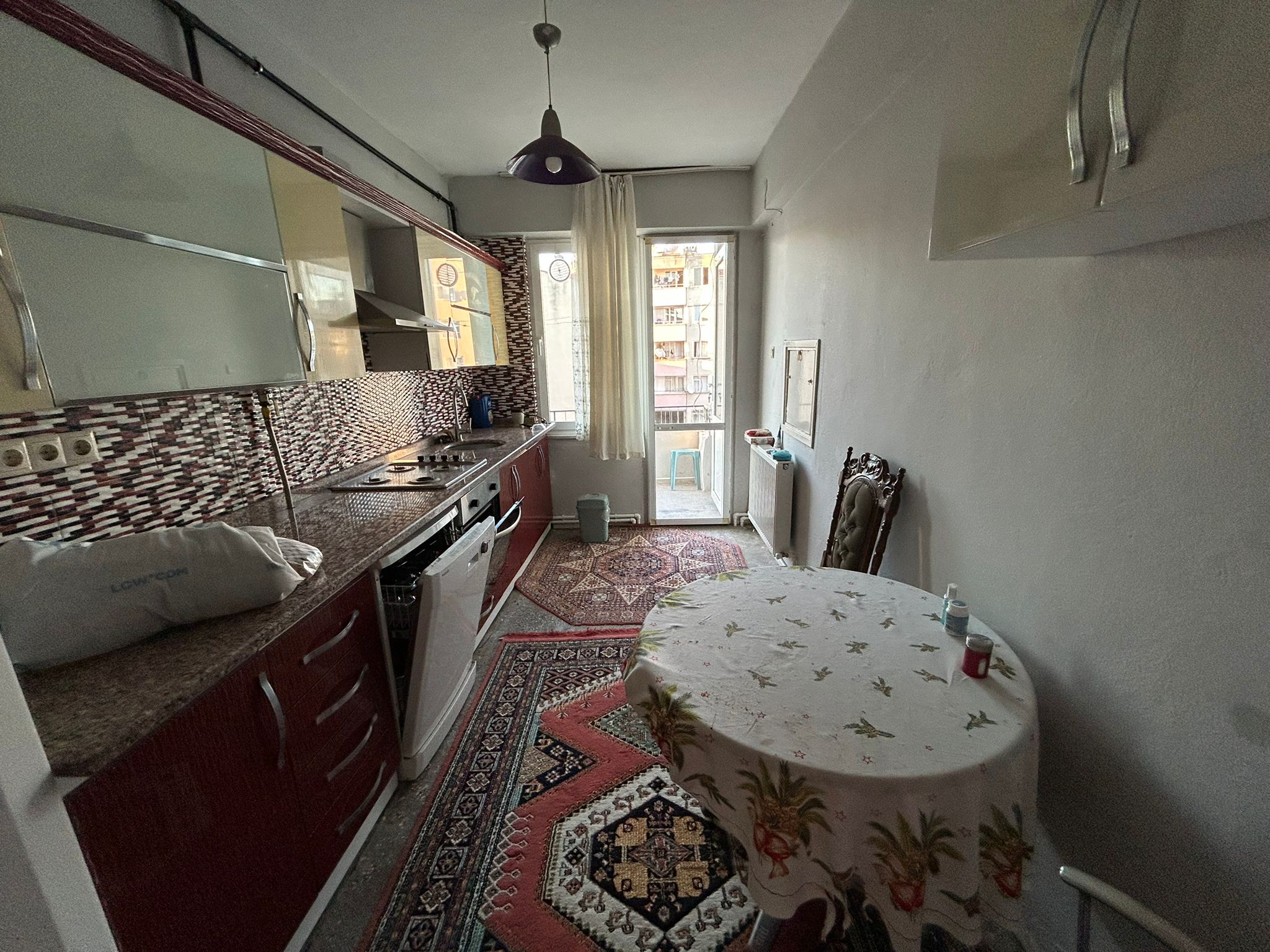 Cumhuriyet Mah. 3+1 Doğalgazlı 140 M2 Daire Satılık