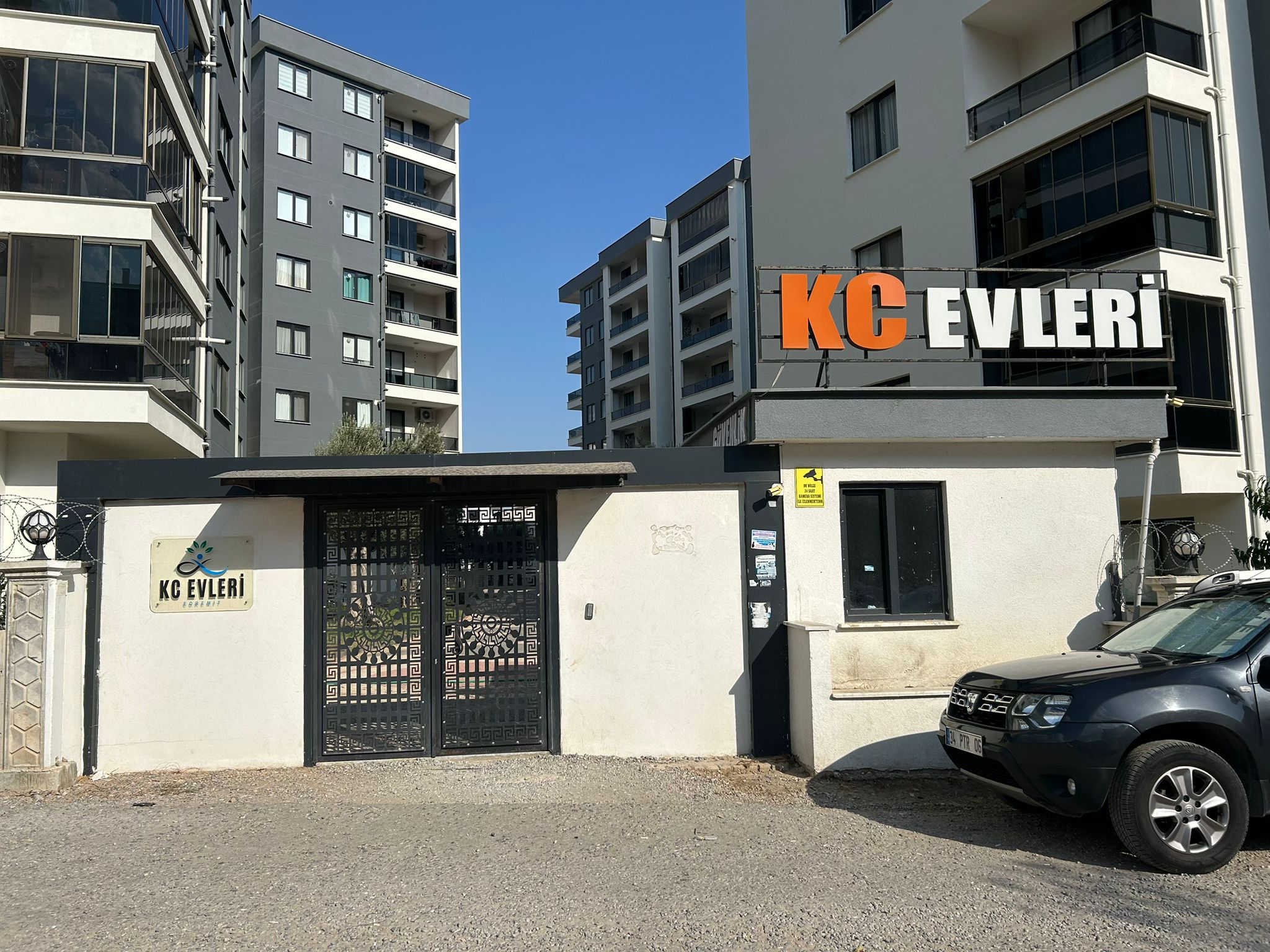 KADIKÖY KC EVLERİNDE KİRALIK 2+1 DAİRE