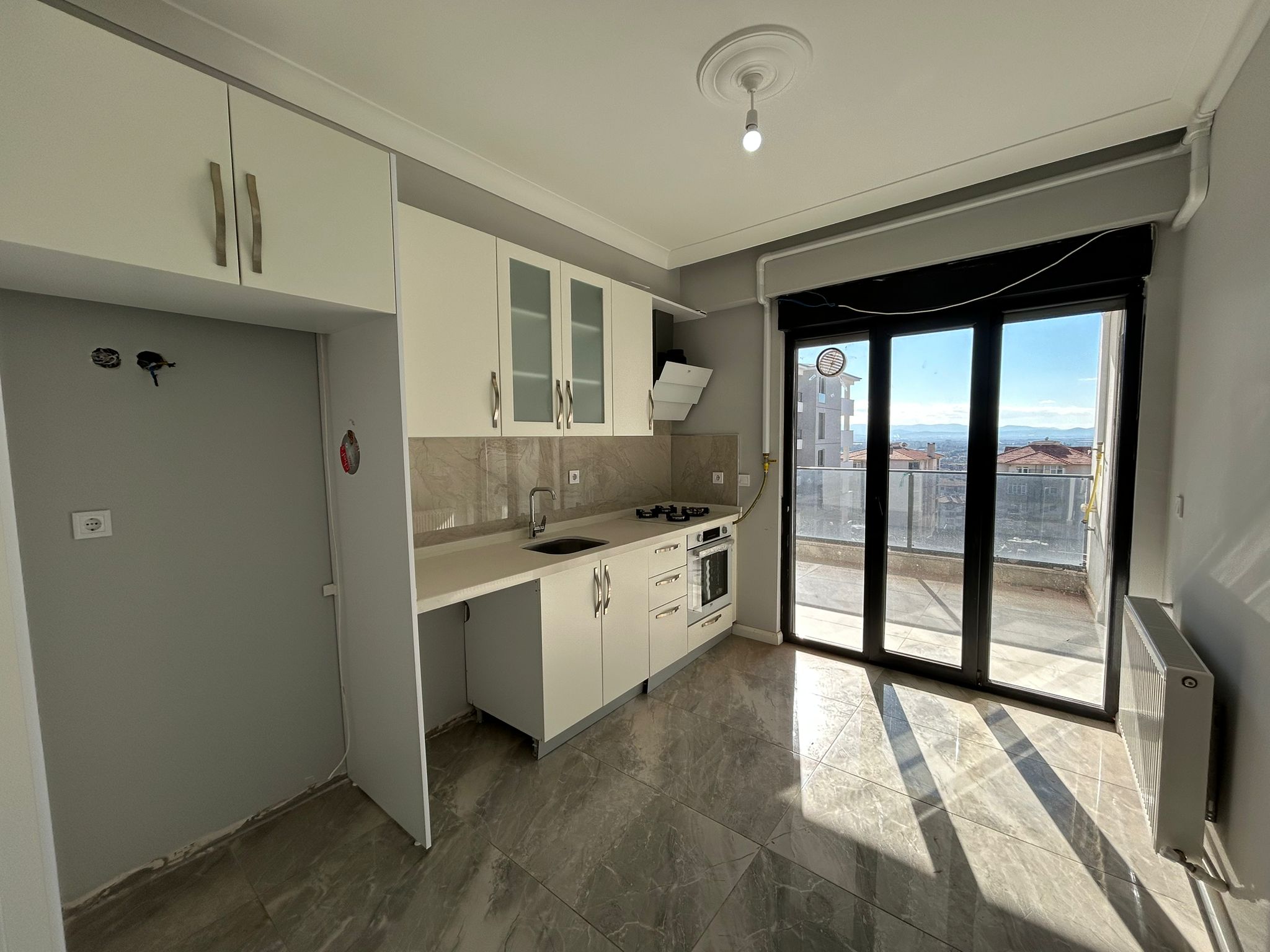 ATATÜRK MAHALLESİ’NİN EN GÜZEL NOKTASINDA! SATILIK 2+1 DAİRE (8numara)