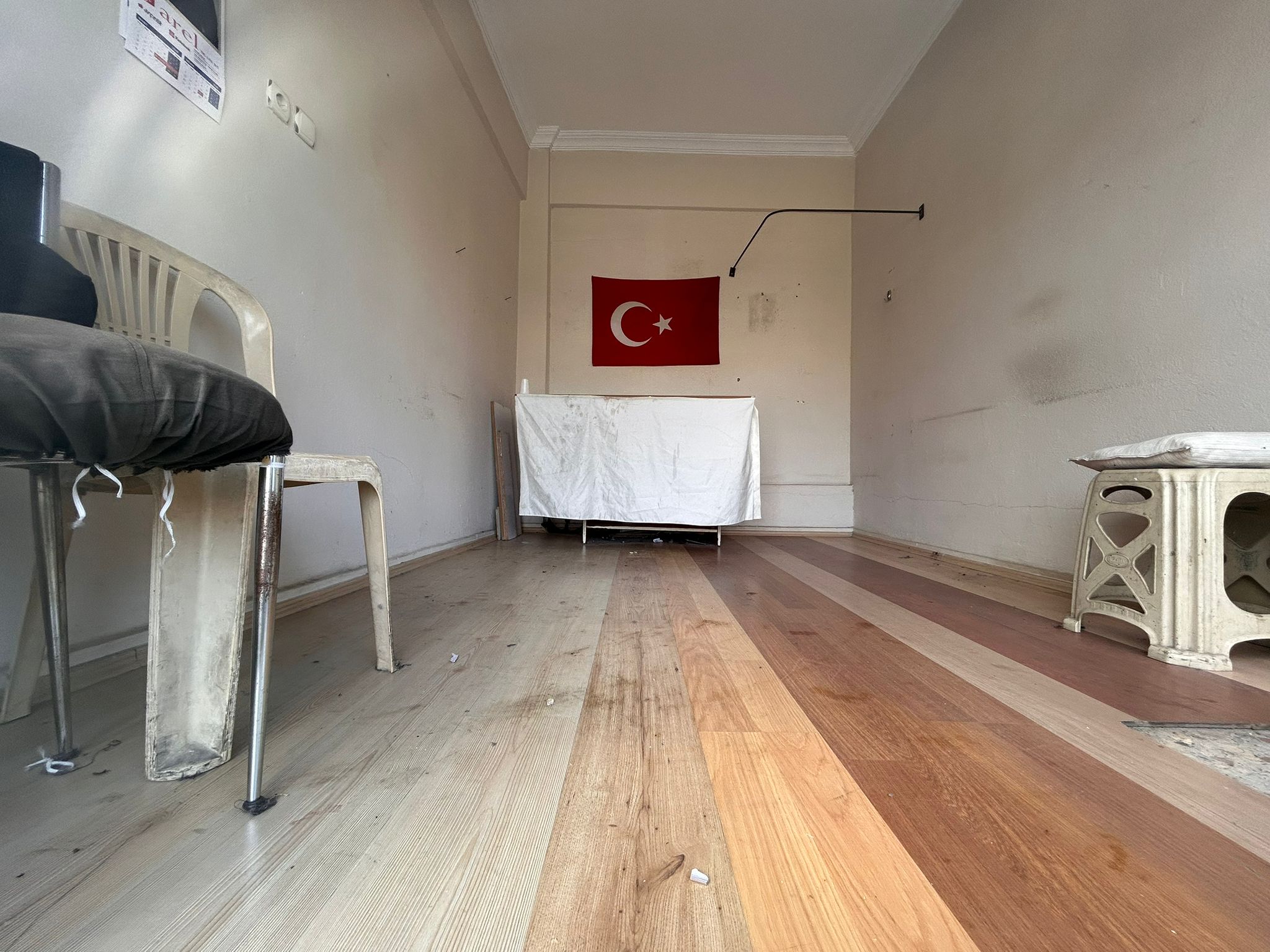 BALIKESİR EDREMİT CUMHURİYET MAHALLESİNDE KİRALIK DÜKKAN