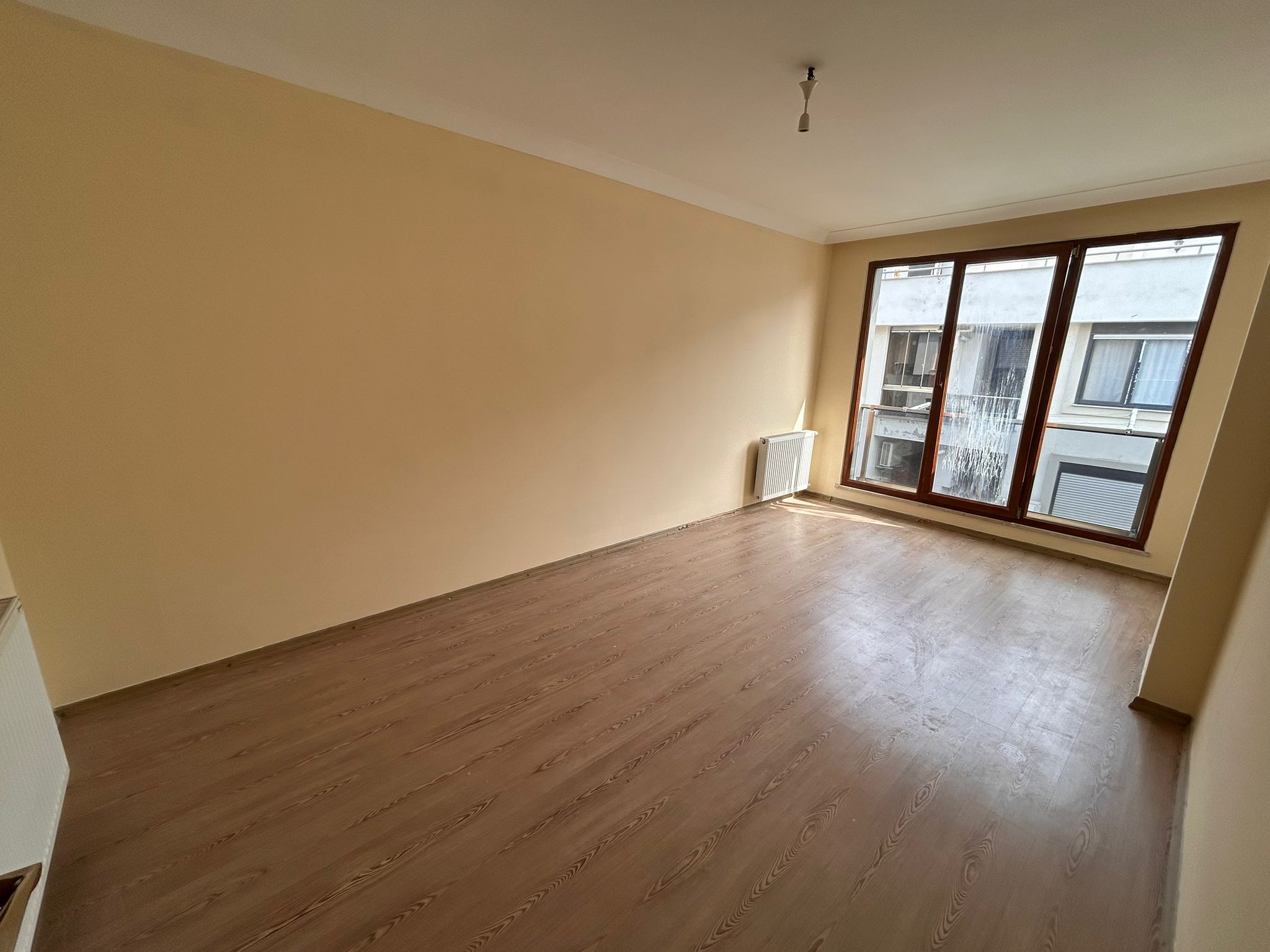 AKÇAY İKİZÇAY MAHALLESİNDE SATILIK 3+1 LÜKS DAİRE ( EİDS NO : 1001423 )