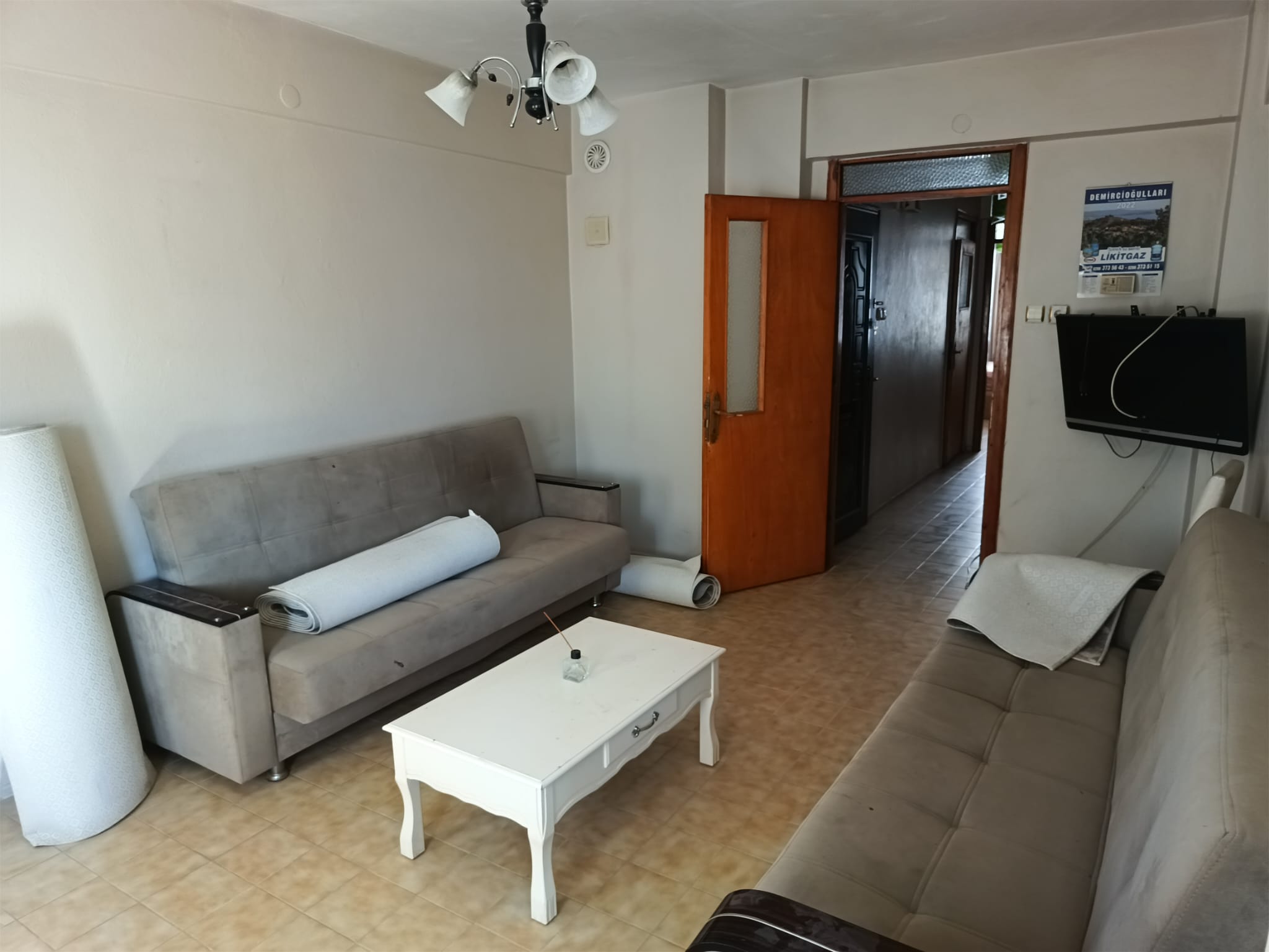 CUMHURİYET MAHALLESİ ÜÇGEN PARK YANI – EŞYALI 2+1 SATILIK DAİRE
