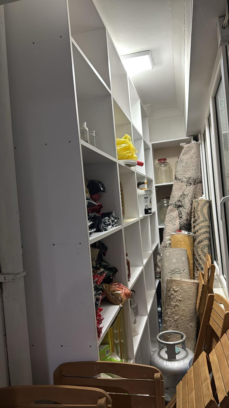 BALIKESİR EDREMİT AKÇAY MERKEZDE SATILIK GENİŞ 3+1 DAİRE