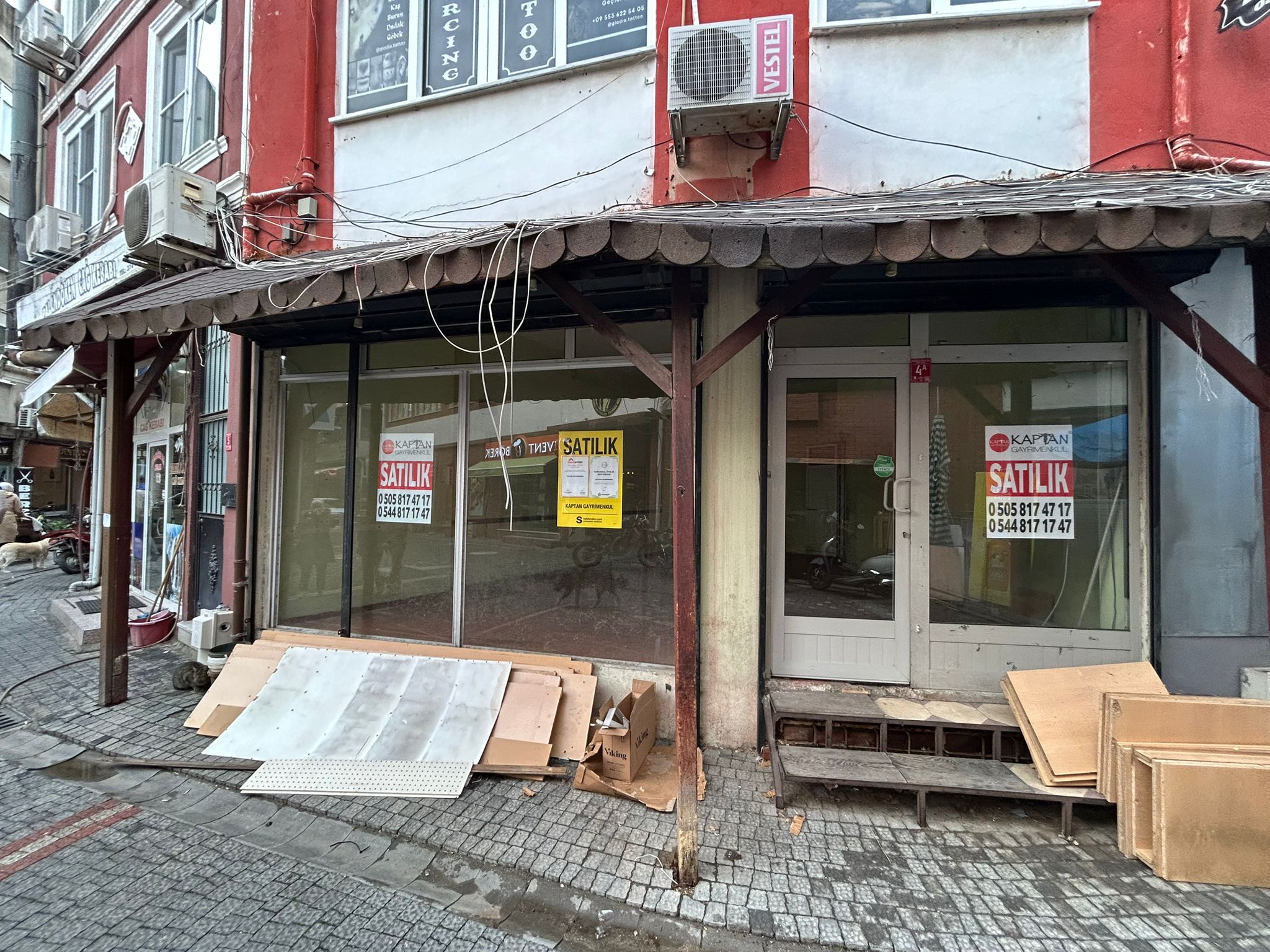 Edremit Eski Belediye Karşısı Harika Konumda Satılık Dükkan