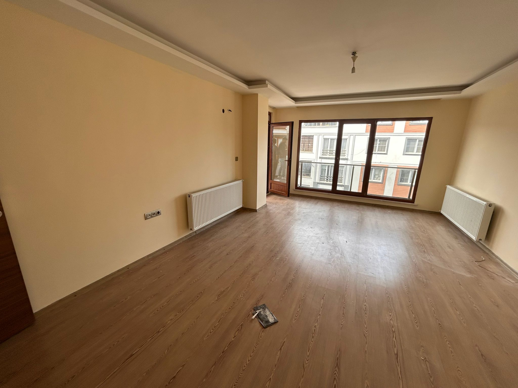 AKÇAY İKİZÇAY MAHALLESİNDE SATILIK 3+1 LÜKS DAİRE ( EİDS NO : 1001423 )