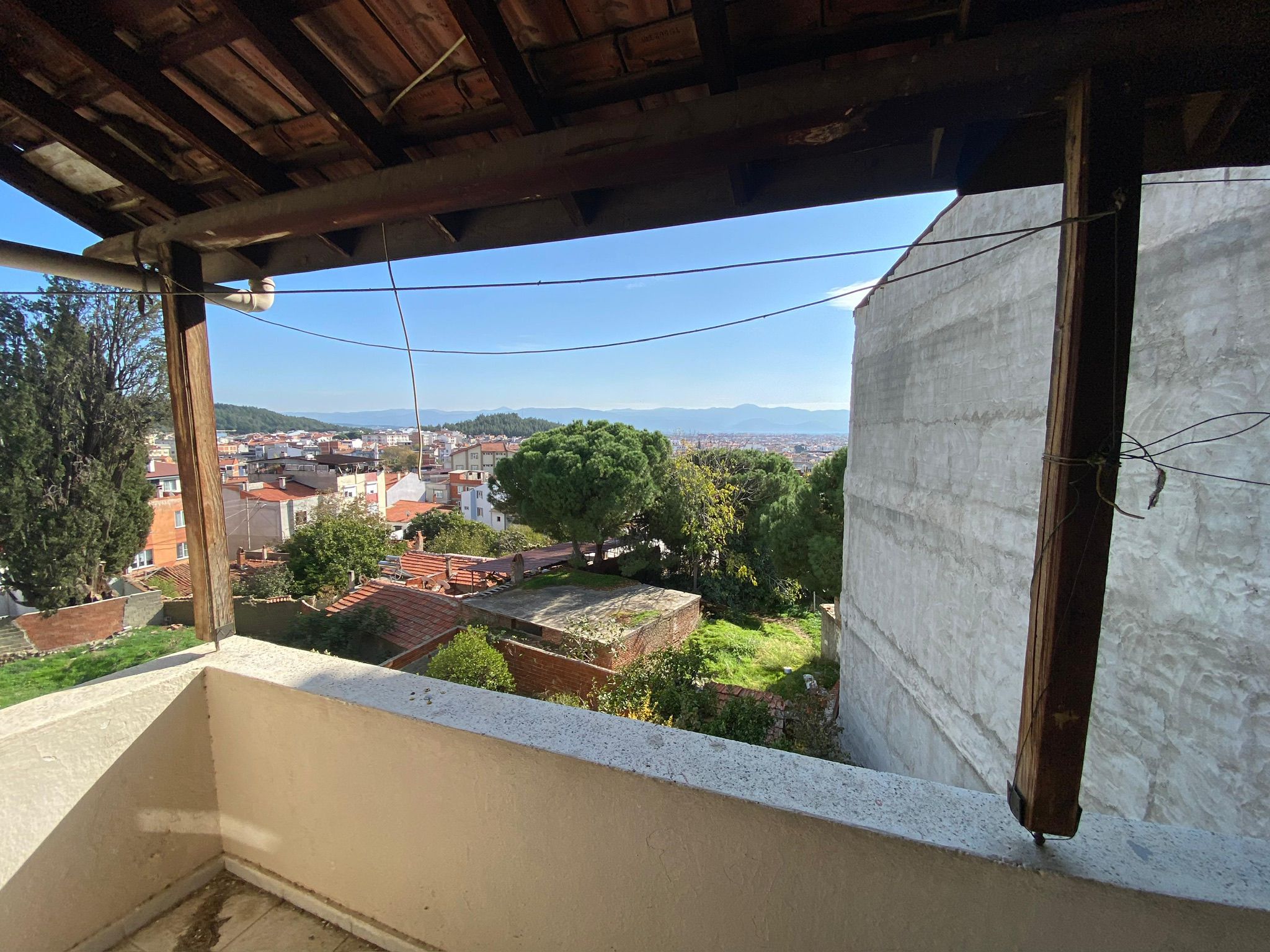 BALIKESİR EDREMİT HEKİMZADE MAHALLESİNDE SATILIK 2+1 DAİRE