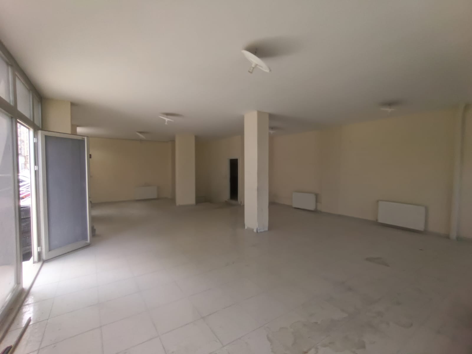 EDREMİT GAZİCELAL’DE KÖŞE KONUMDA 150 m² KİRALIK DÜKKAN