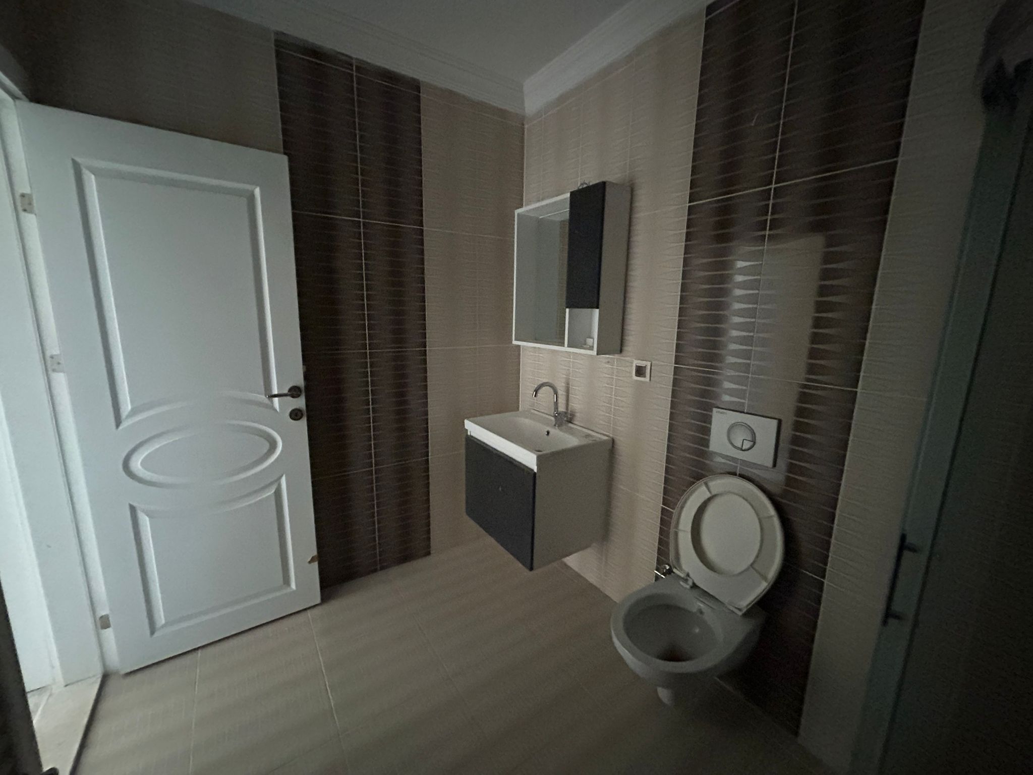 GAZİİLYAS'DA TUGAYA 300 M. KİRALIK 2+1 DAİRE (3 NUMARA)