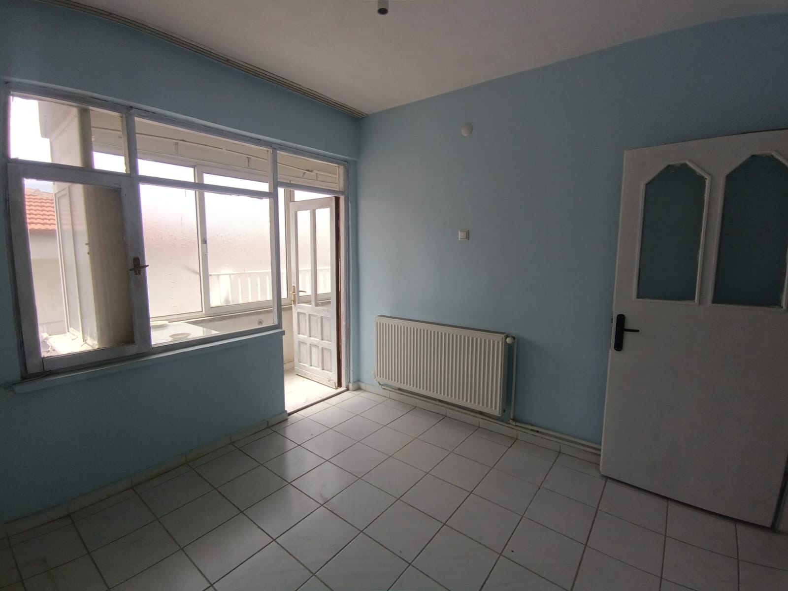 TUZCUMURAT MAHALLESİNDE KİRALIK 2+1 DAİRE – KAZ DAĞLARI MANZARALI