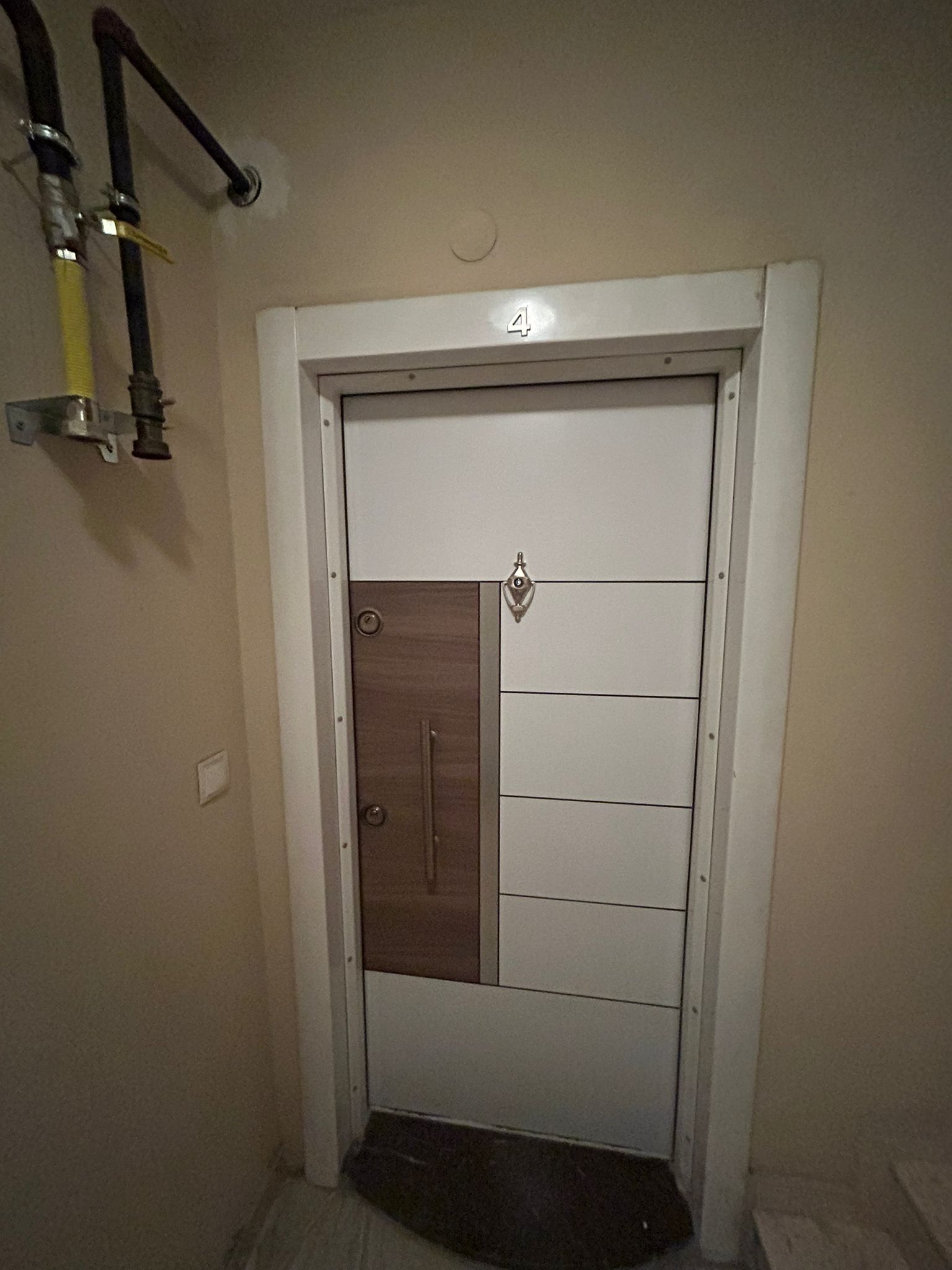 GAZİİLYAS'DA TUGAYA 300 M. KİRALIK 2+1 SIFIR DAİRE