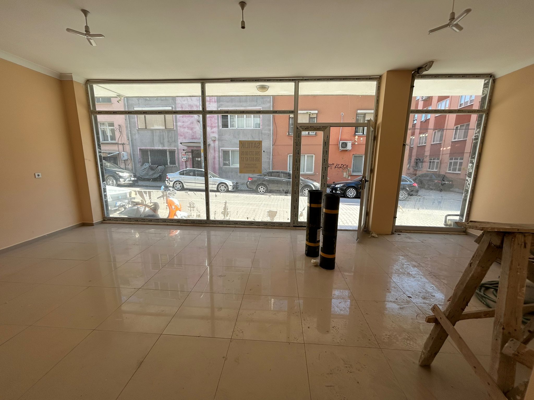 İnönü Caddesi’nde 120 m² Sıfır Depolu Satılık Dükkân