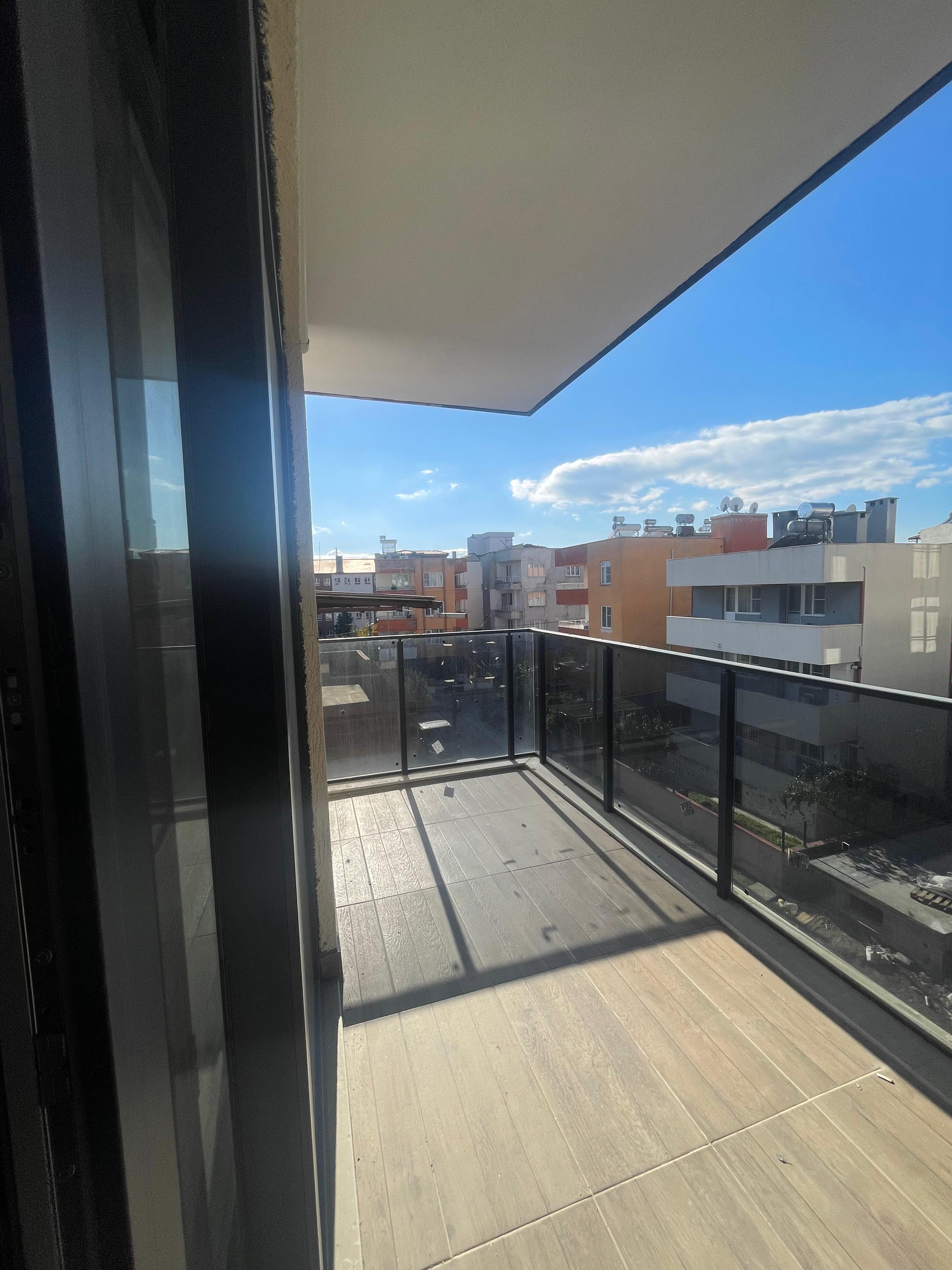 EDREMİT KADIKÖY'DE SATILIK 3+1 ARA KAT YERDEN ISITMALI  ASANSÖRLÜ DAİRE