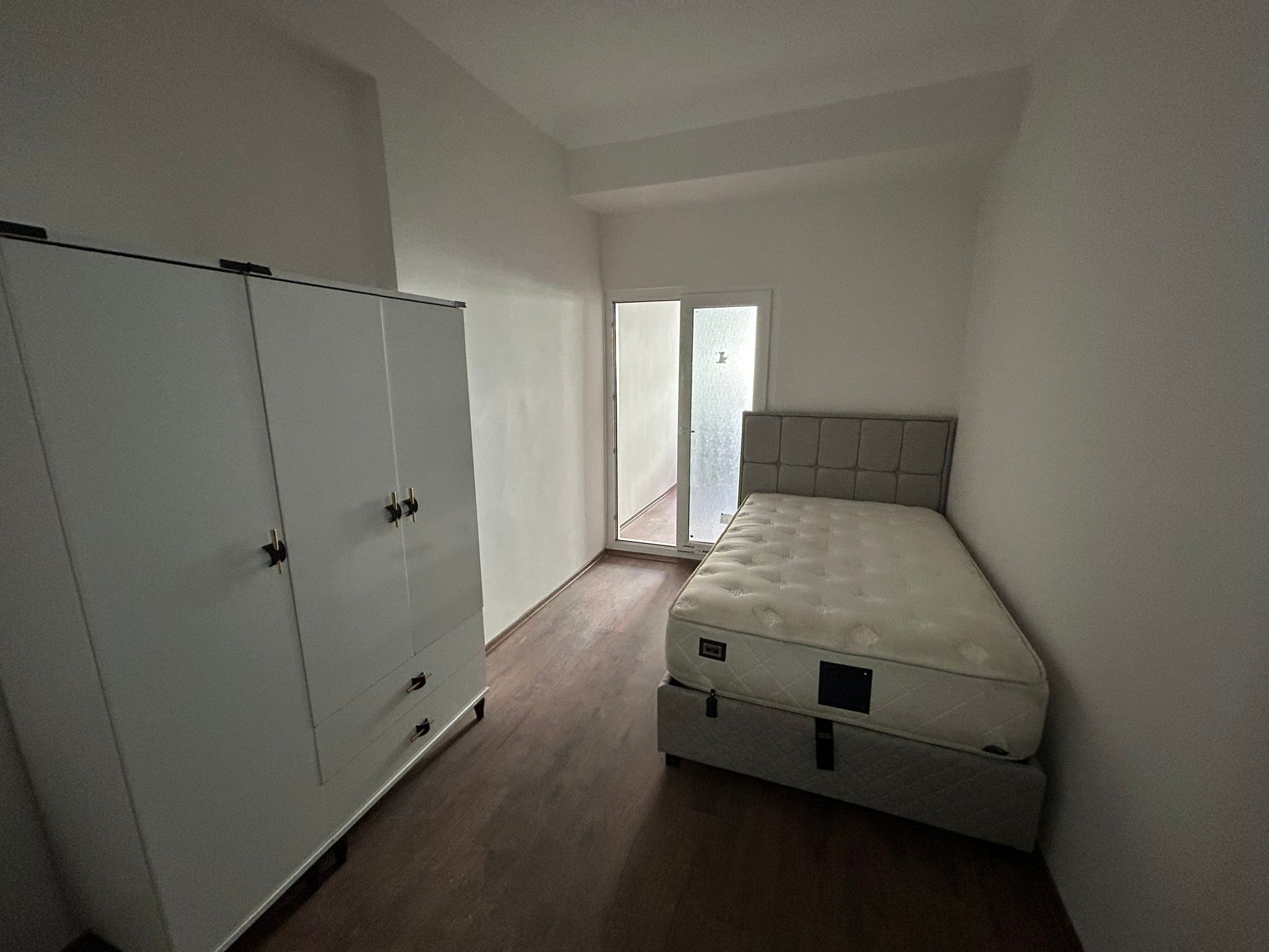 CUMHURİYET MAHALLESİNDE EŞYALI KİRALIK 1+1 DAİRE