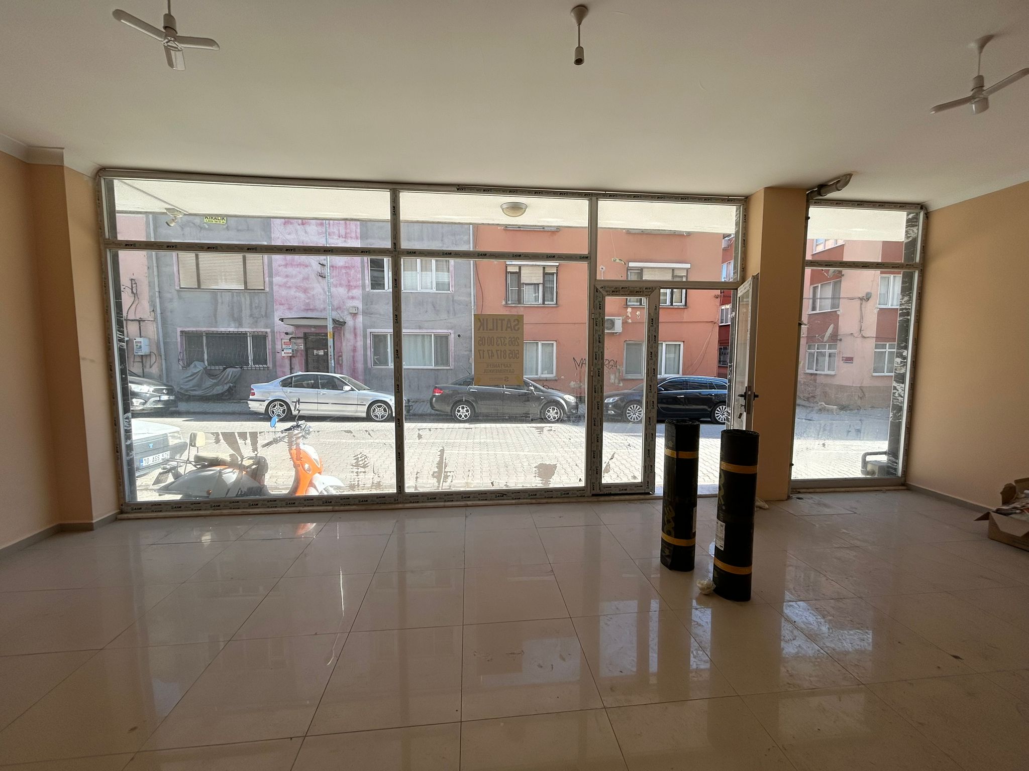 İnönü Caddesi’nde 120 m² Sıfır Depolu Satılık Dükkân