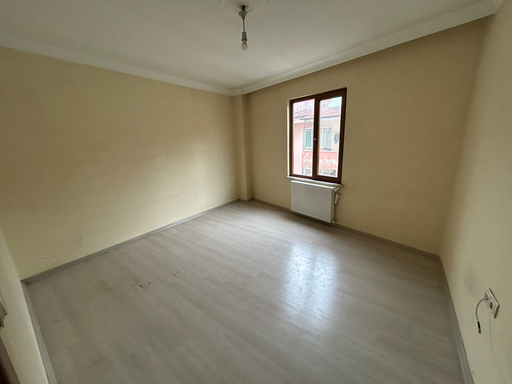 Cumhuriyet Mahallesinde Kiralık 2+1 Daire