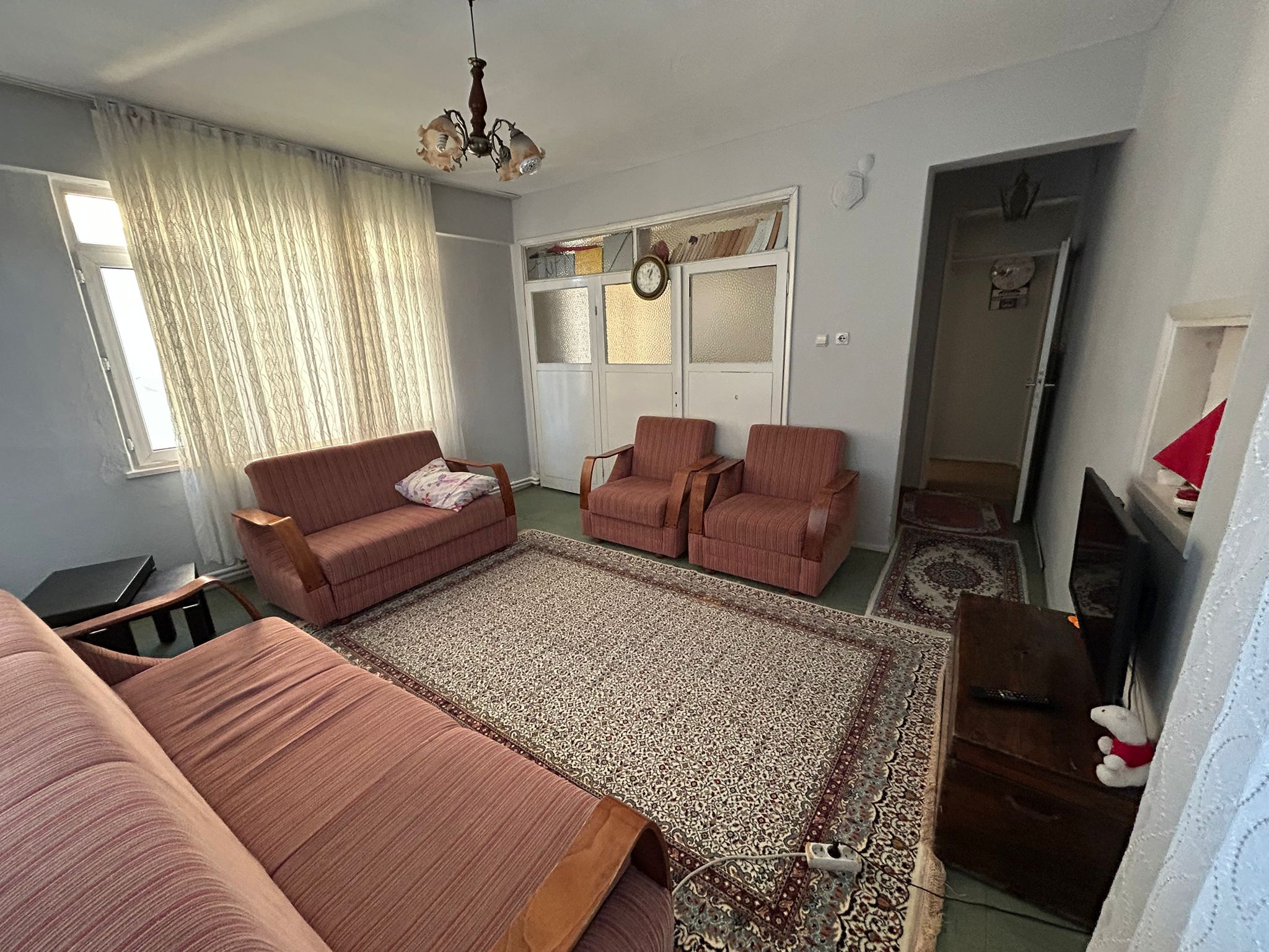 Cumhuriyet Mah. 3+1 Doğalgazlı 140 M2 Daire Satılık