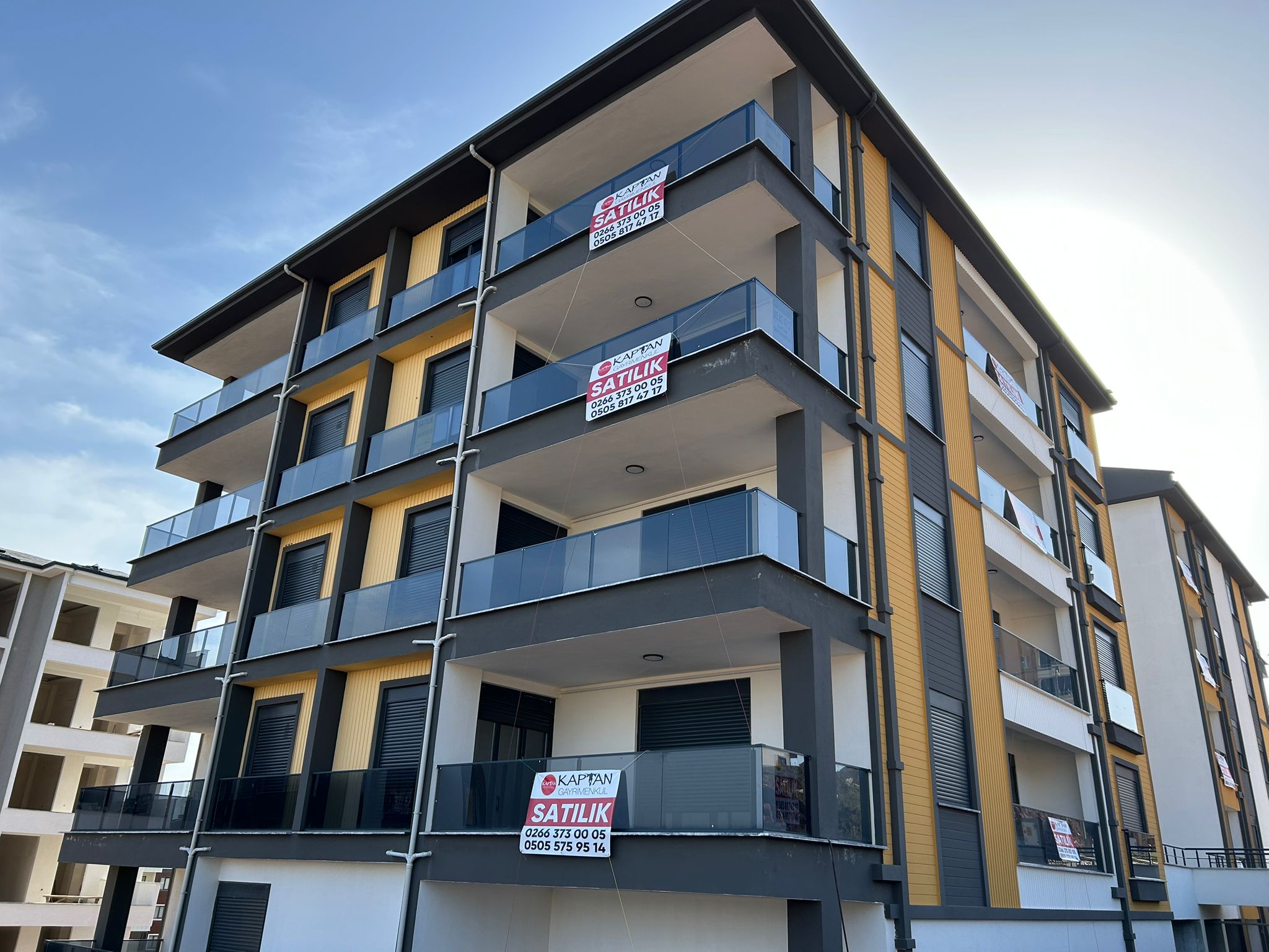 ATATÜRK MAHALLESİ’NİN EN GÜZEL NOKTASINDA! SATILIK 2+1 DAİRE (15numara)