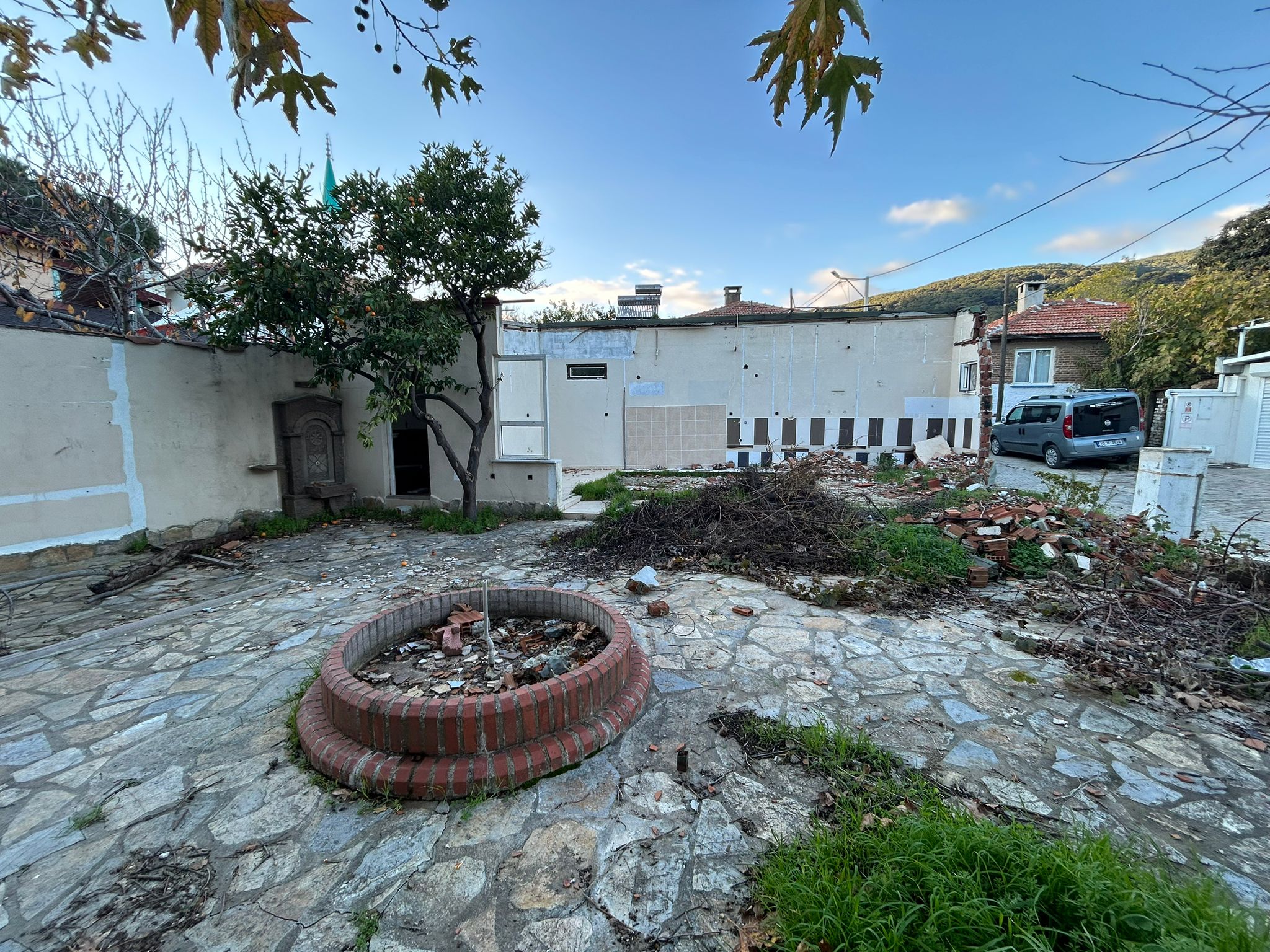 Çamlıbel’in kalbinde, Köy meydanında kiralık 157 m² bahçe