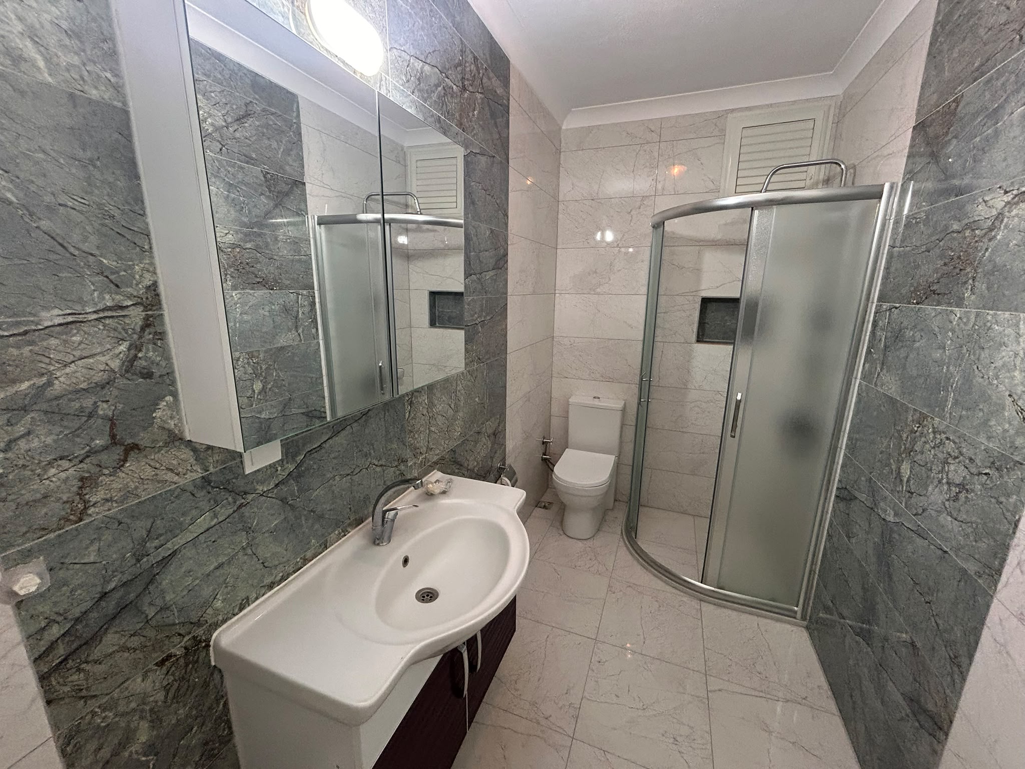 BALIKESİR EDREMİT TUZCUMURAT MAHALLESİNDE 3+1 KİRALIK DAİRE